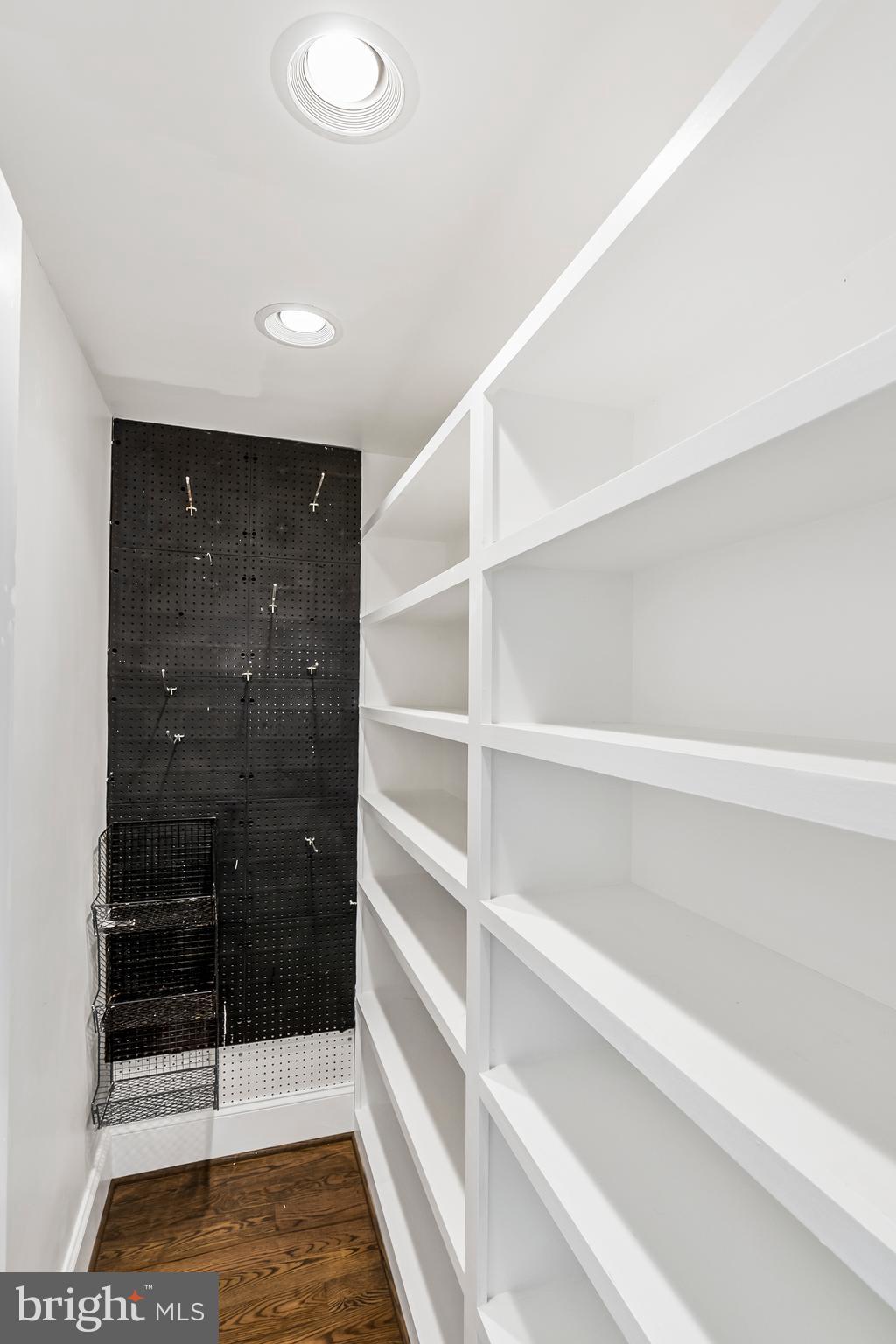 SUE GROVE - Residential