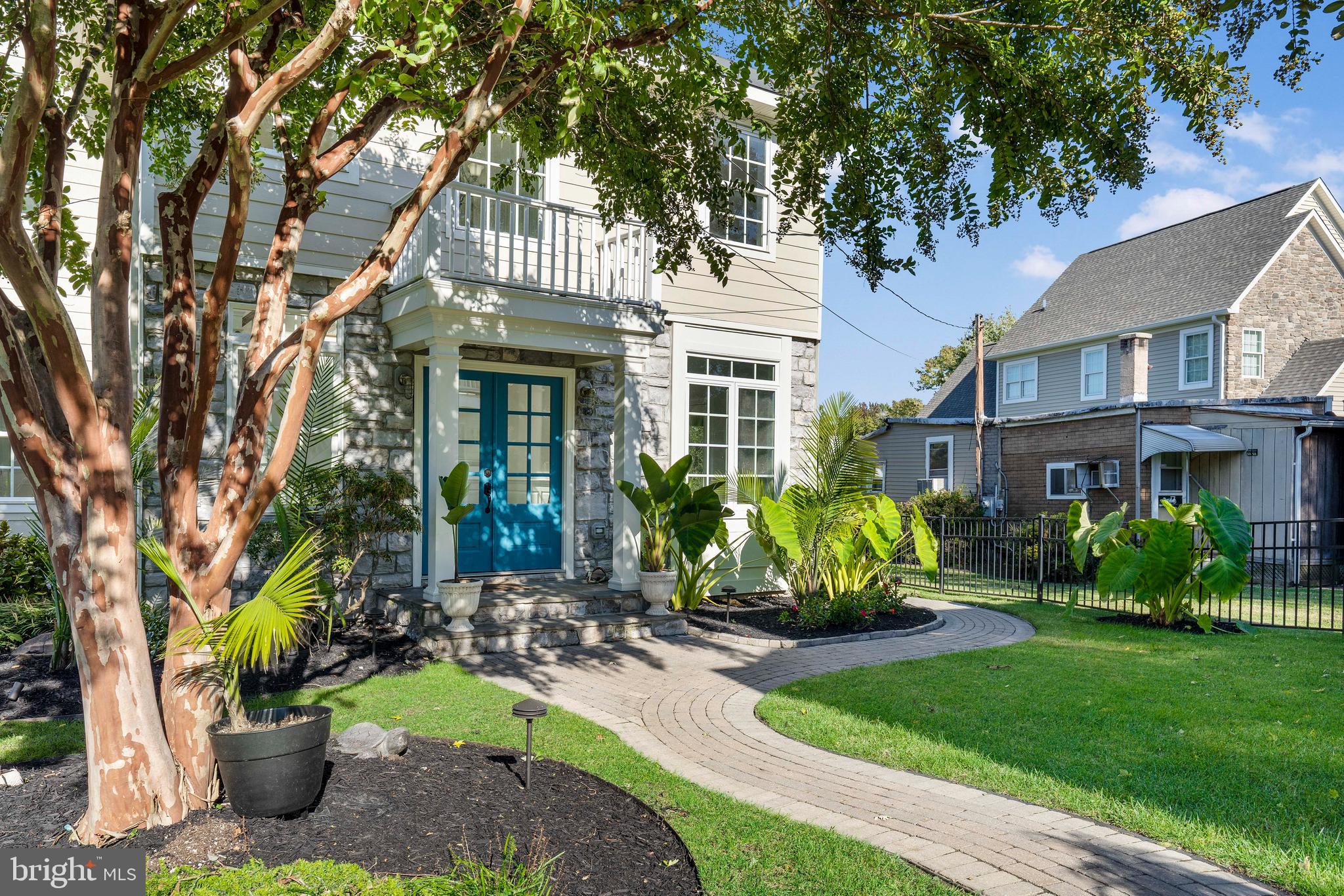 SUE GROVE - Residential