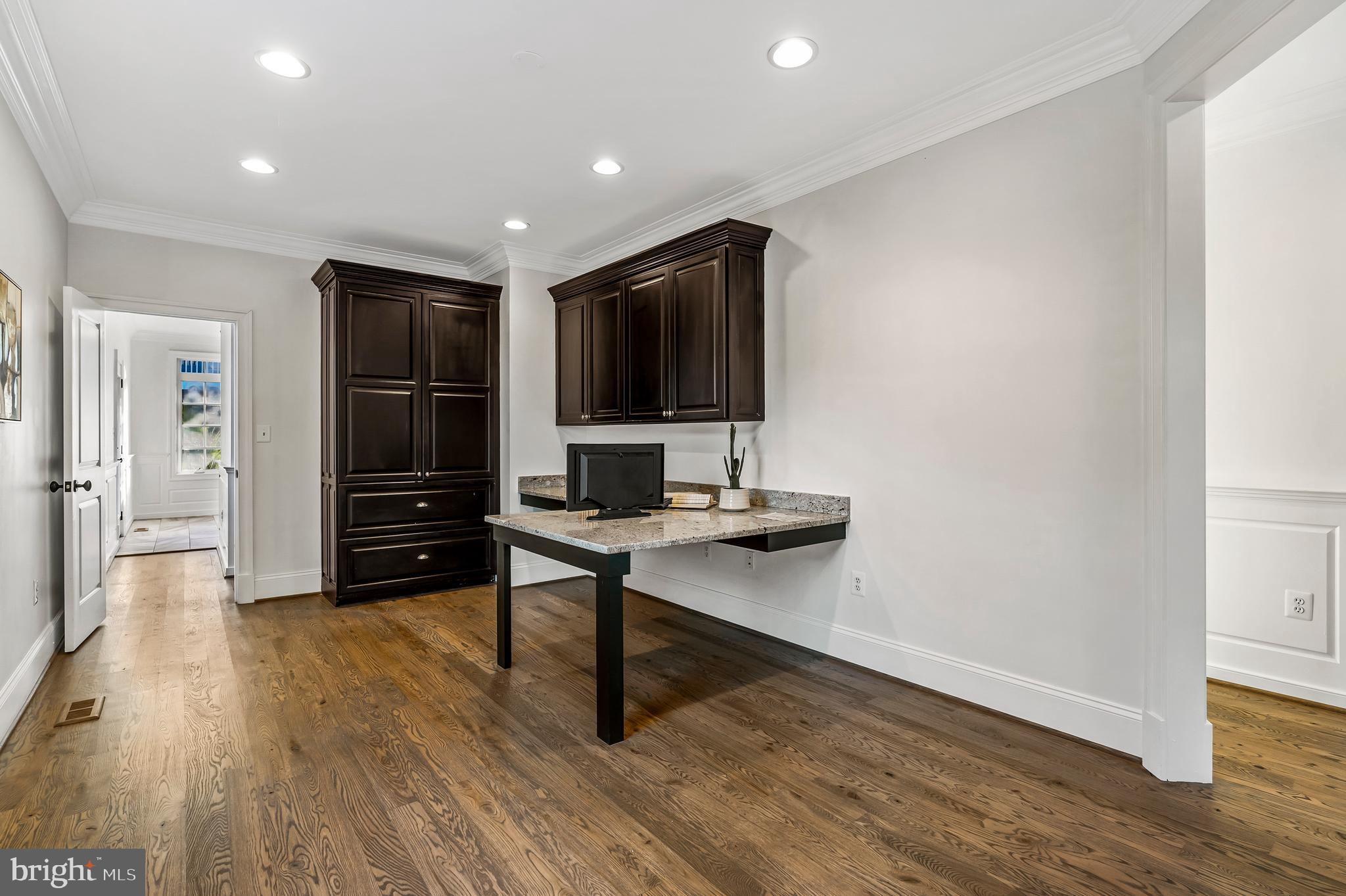 SUE GROVE - Residential