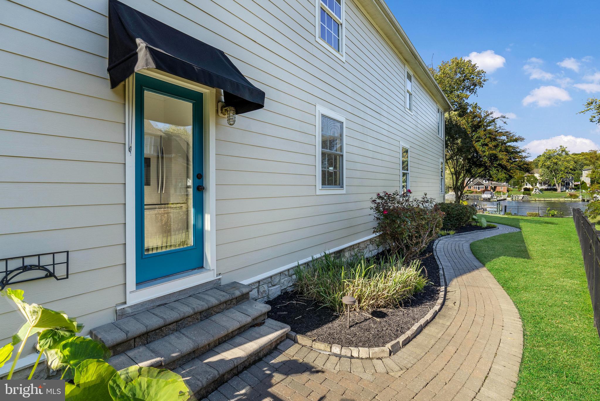 SUE GROVE - Residential