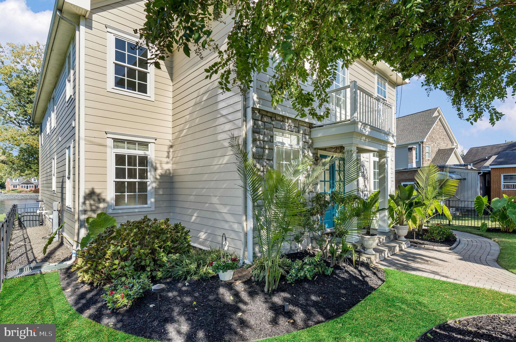 SUE GROVE - Residential