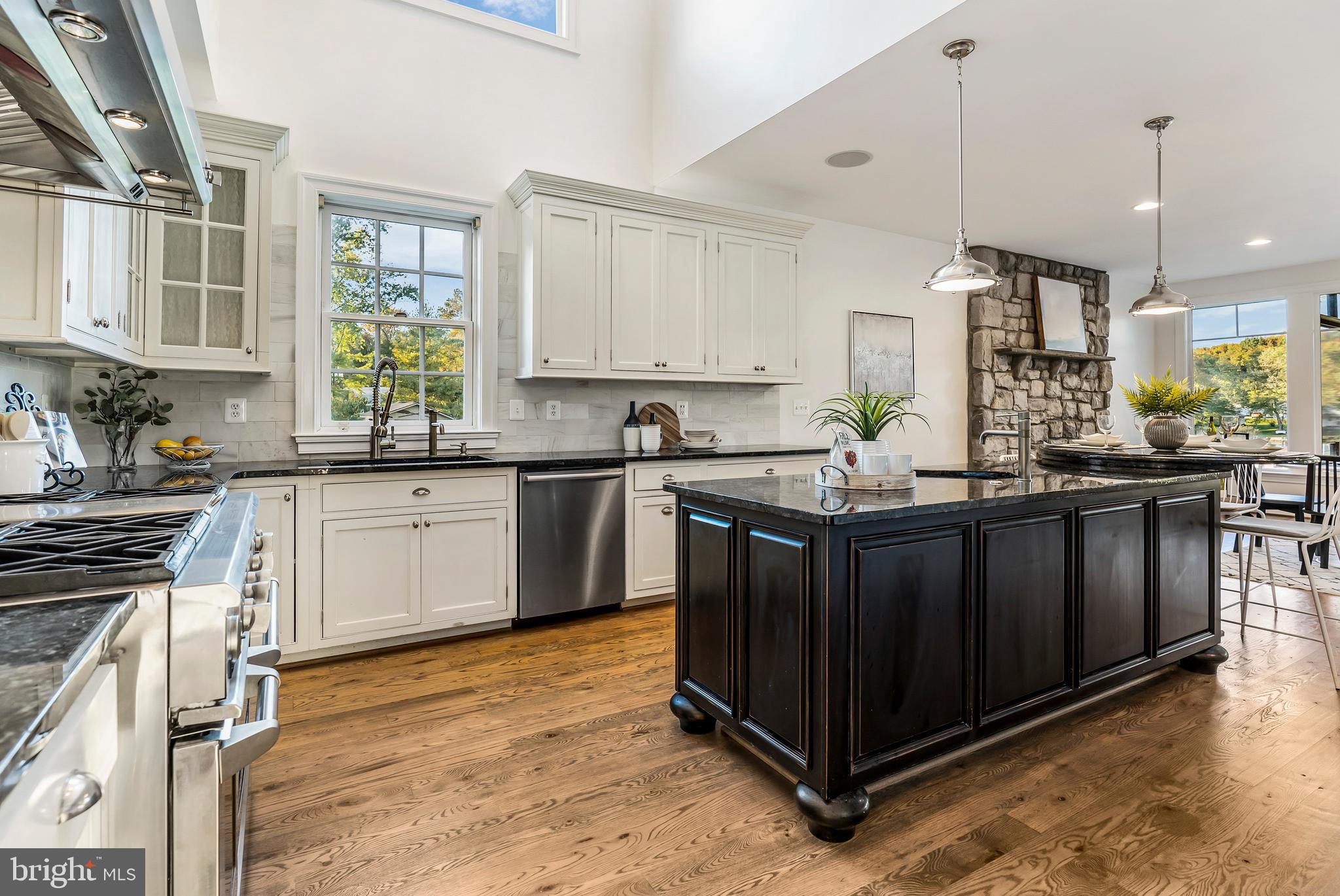 SUE GROVE - Residential