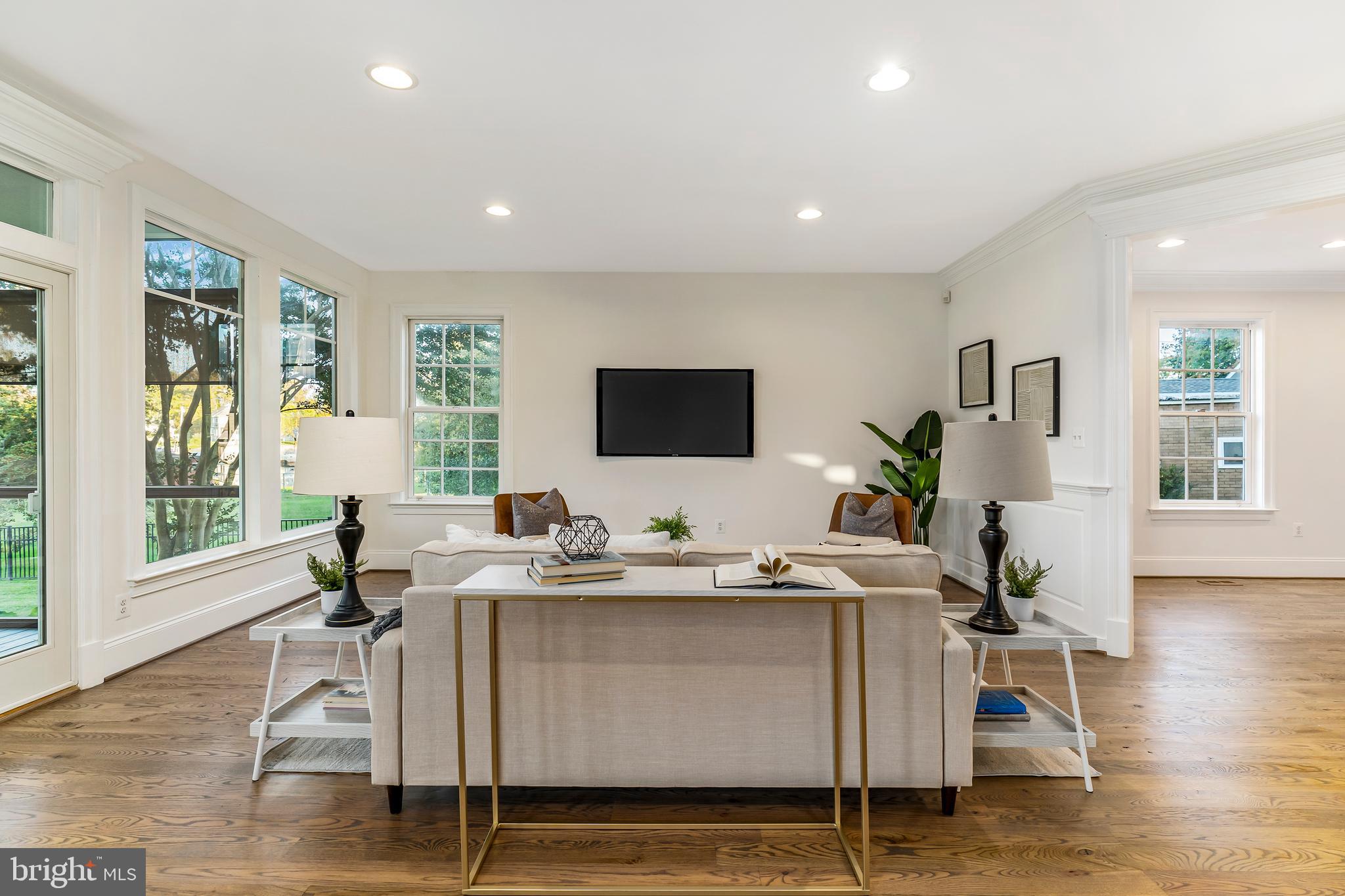 SUE GROVE - Residential