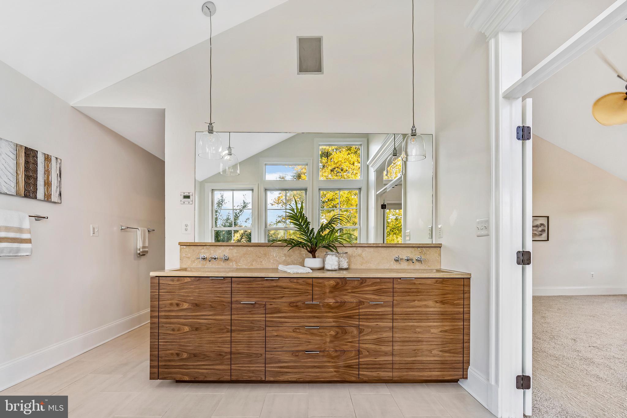 SUE GROVE - Residential