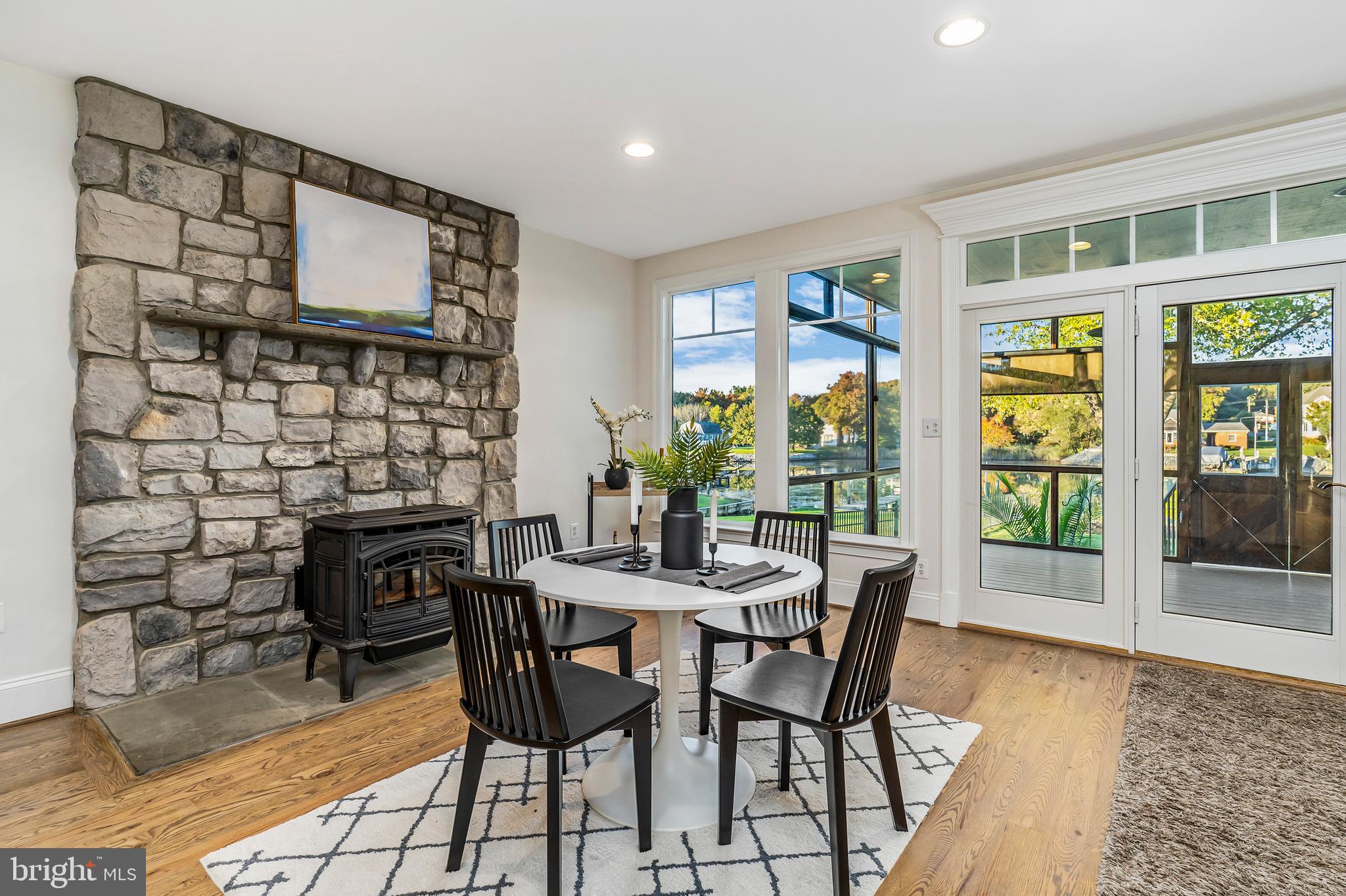 SUE GROVE - Residential