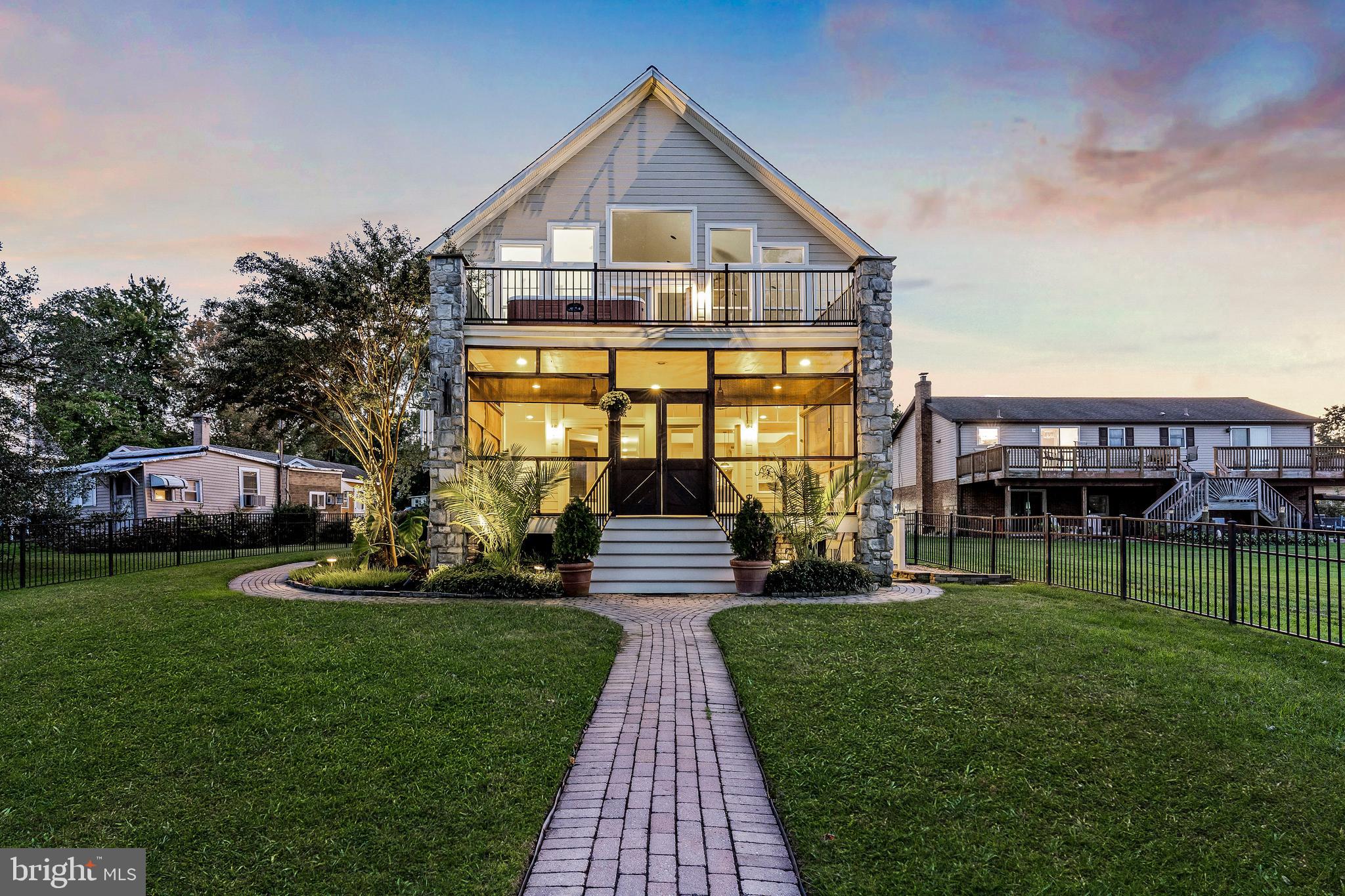 SUE GROVE - Residential