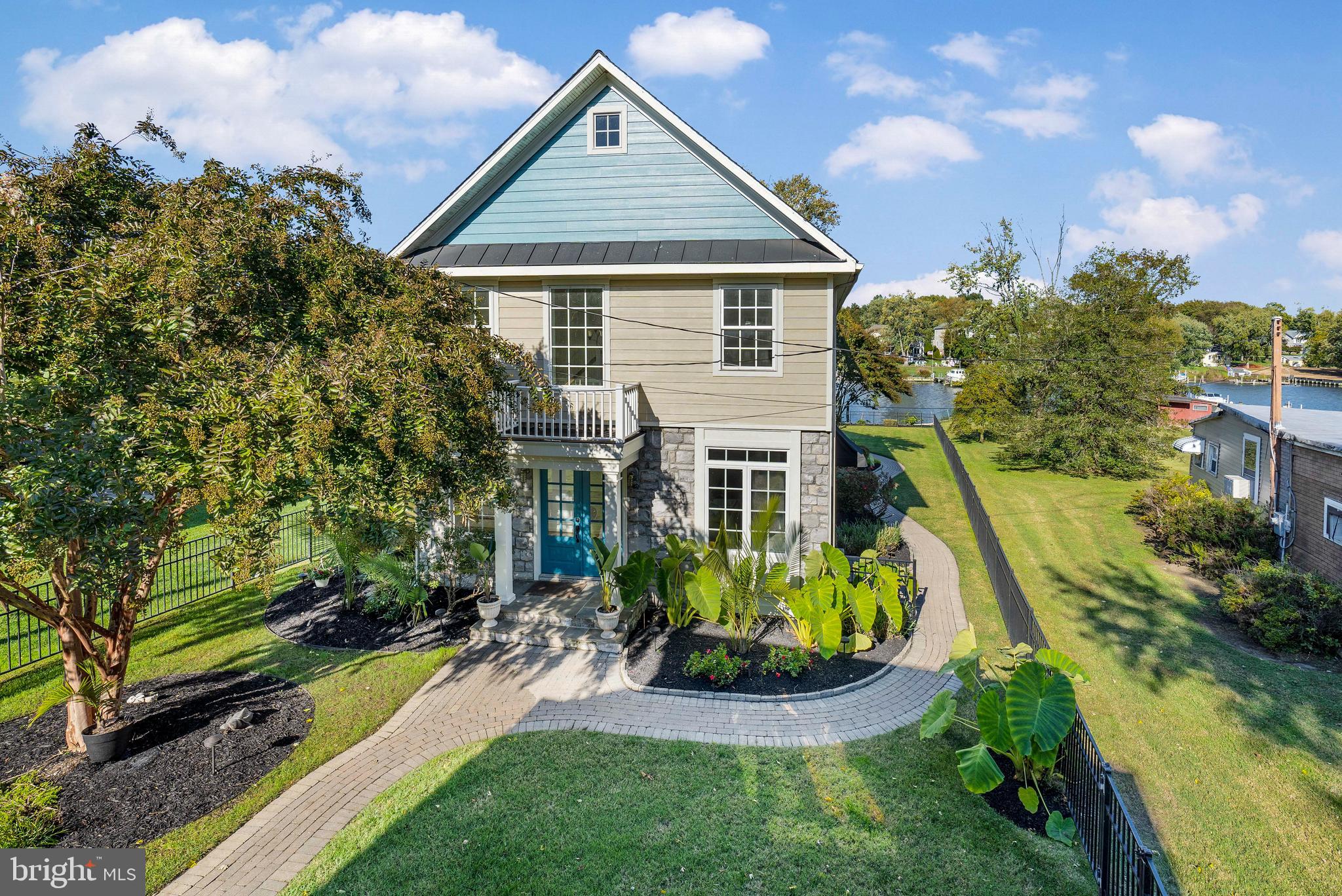 SUE GROVE - Residential