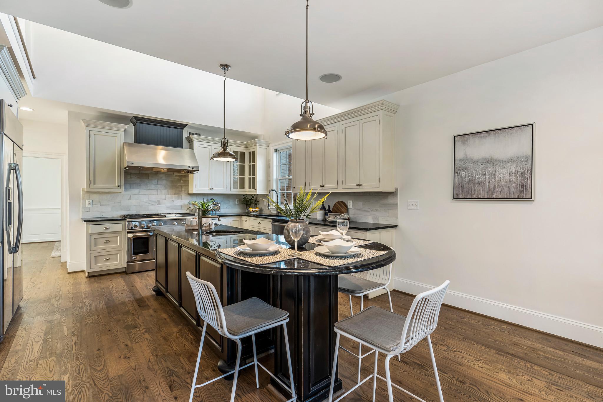 SUE GROVE - Residential