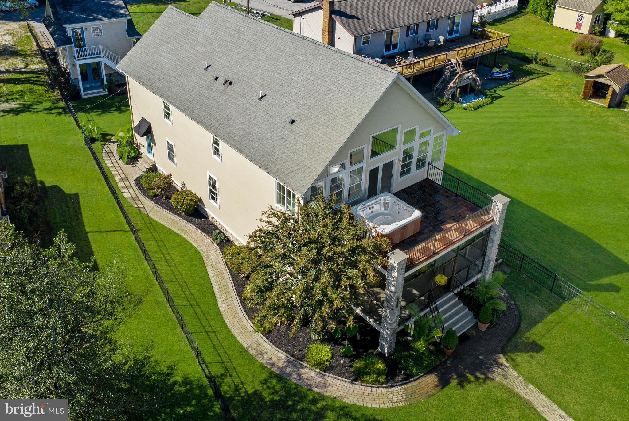 SUE GROVE - Residential