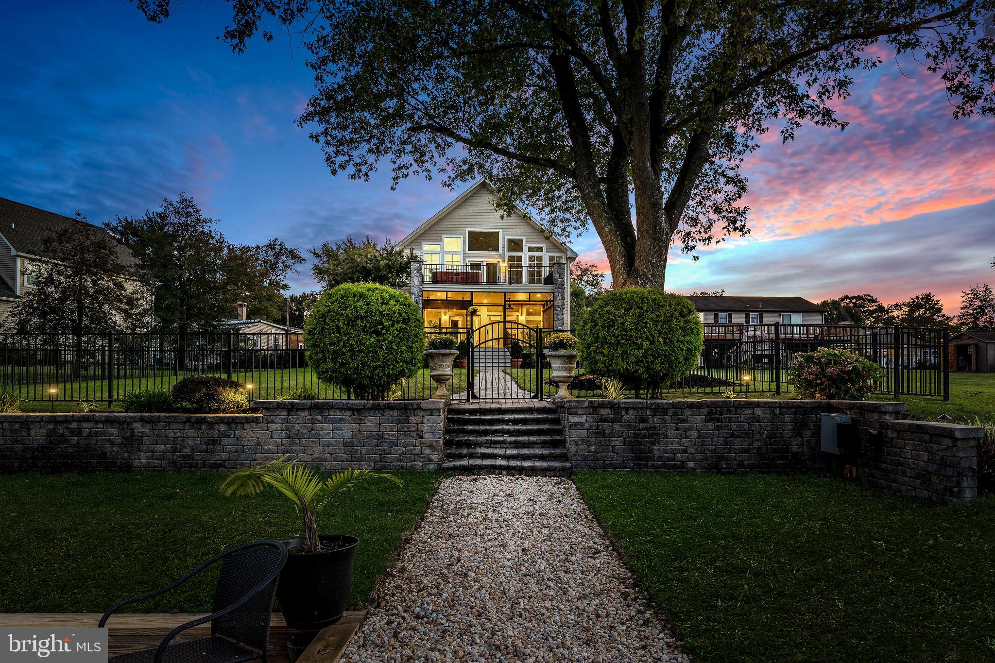 SUE GROVE - Residential