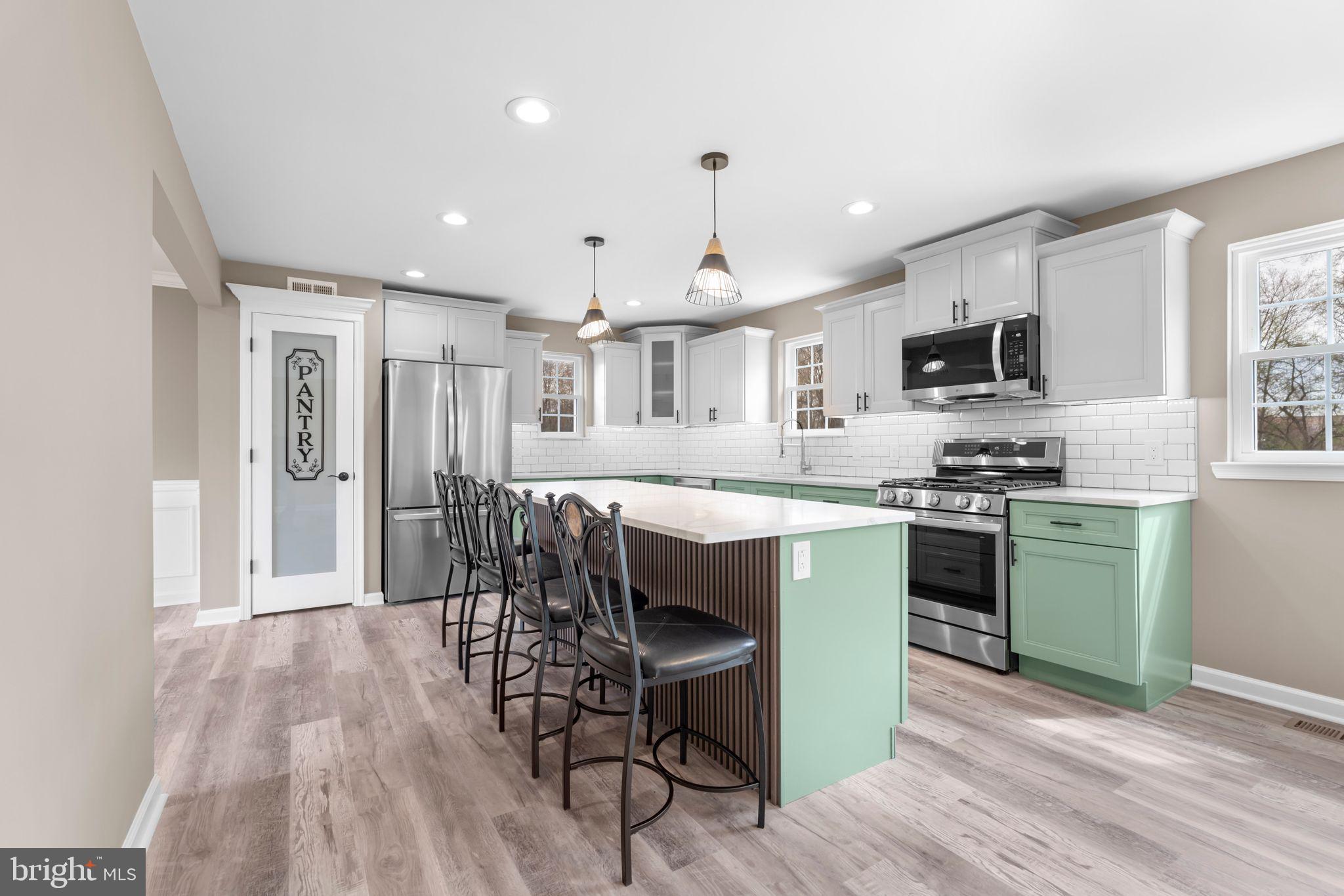 HUNTINGDON HILLS - Residential