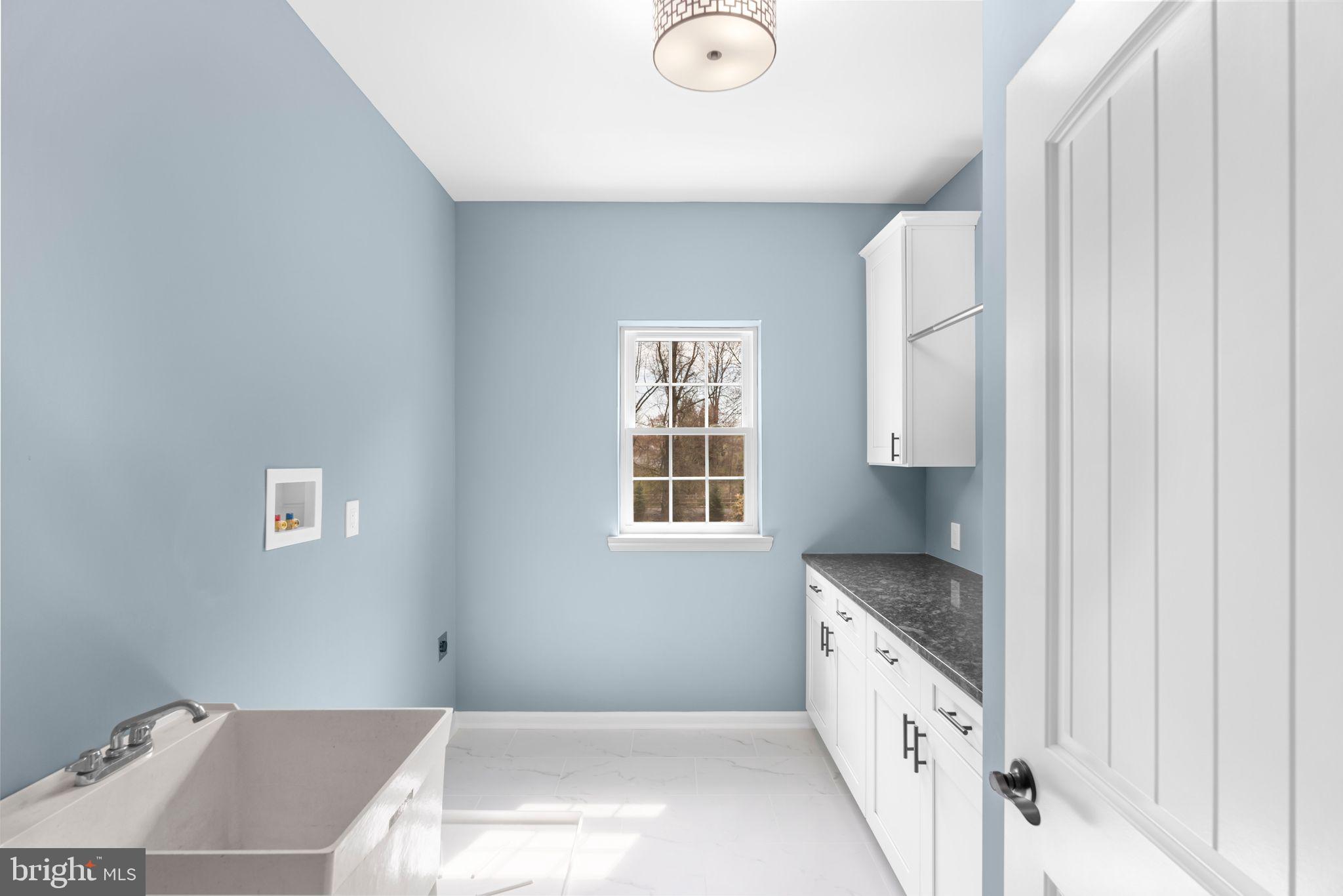 HUNTINGDON HILLS - Residential