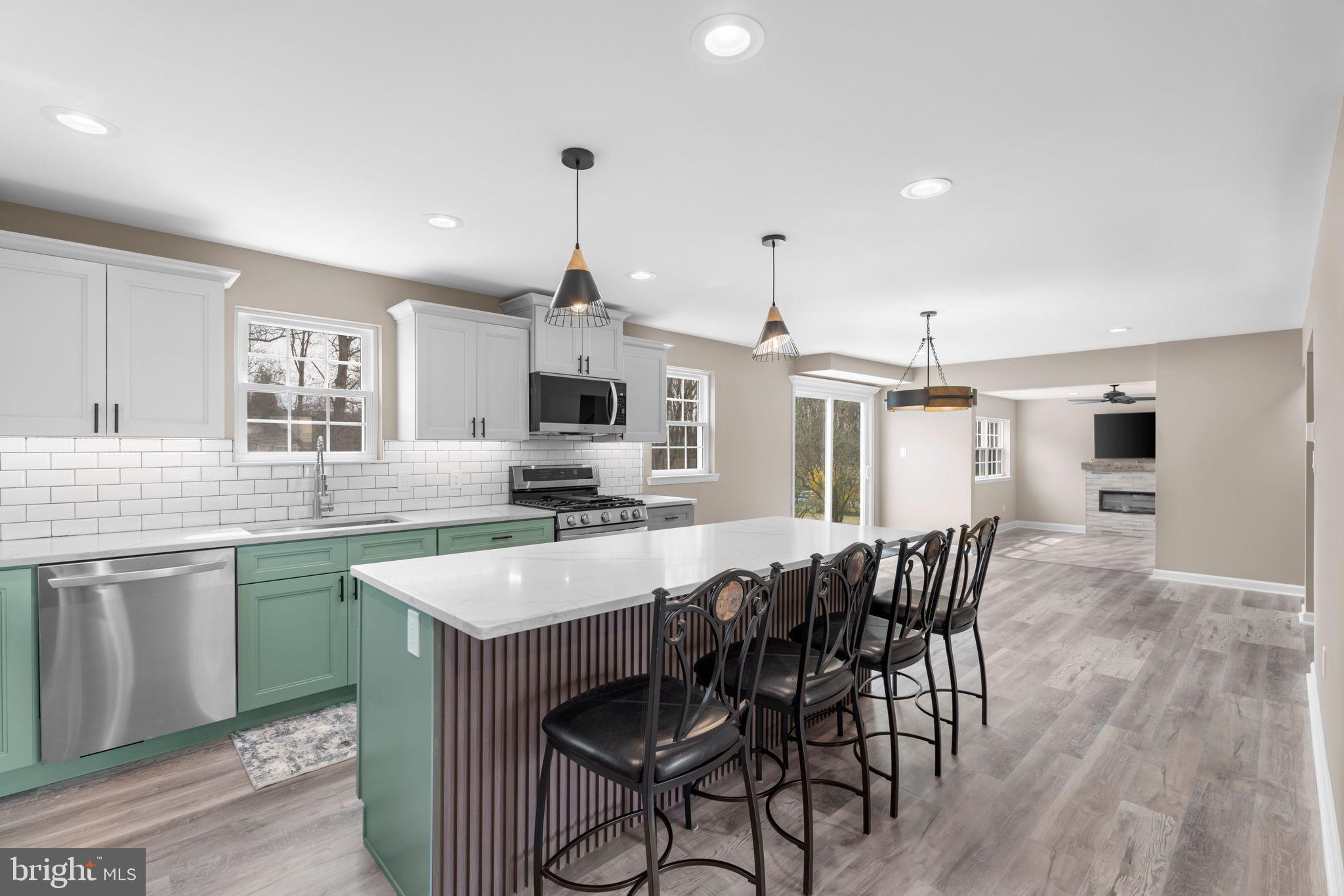 HUNTINGDON HILLS - Residential