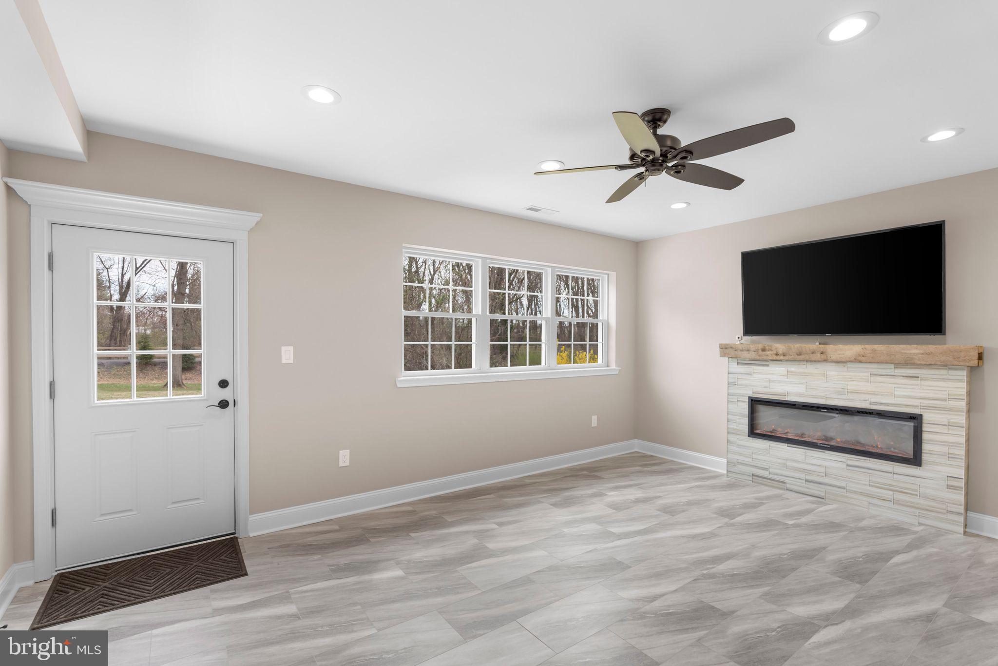 HUNTINGDON HILLS - Residential