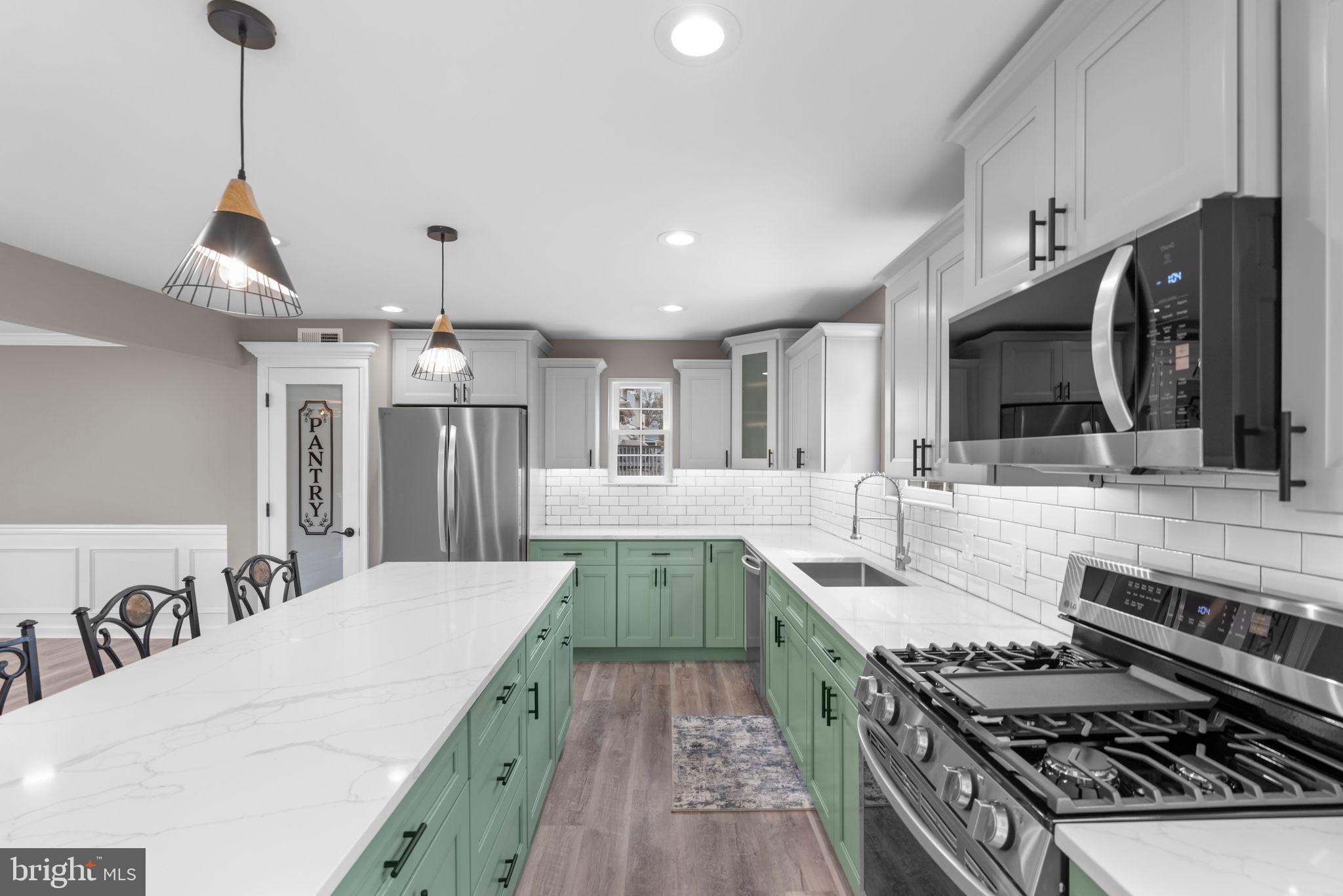 HUNTINGDON HILLS - Residential