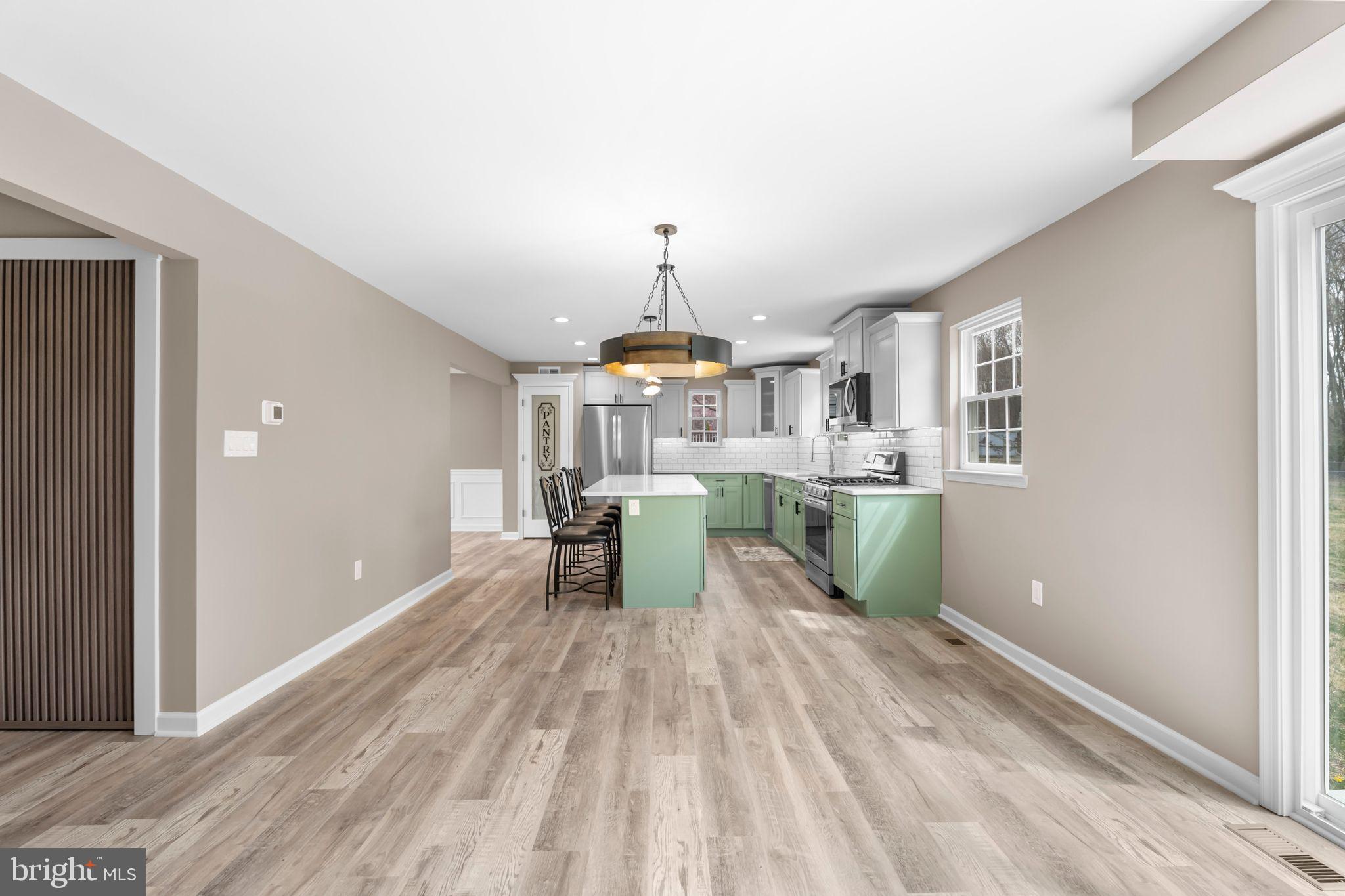 HUNTINGDON HILLS - Residential