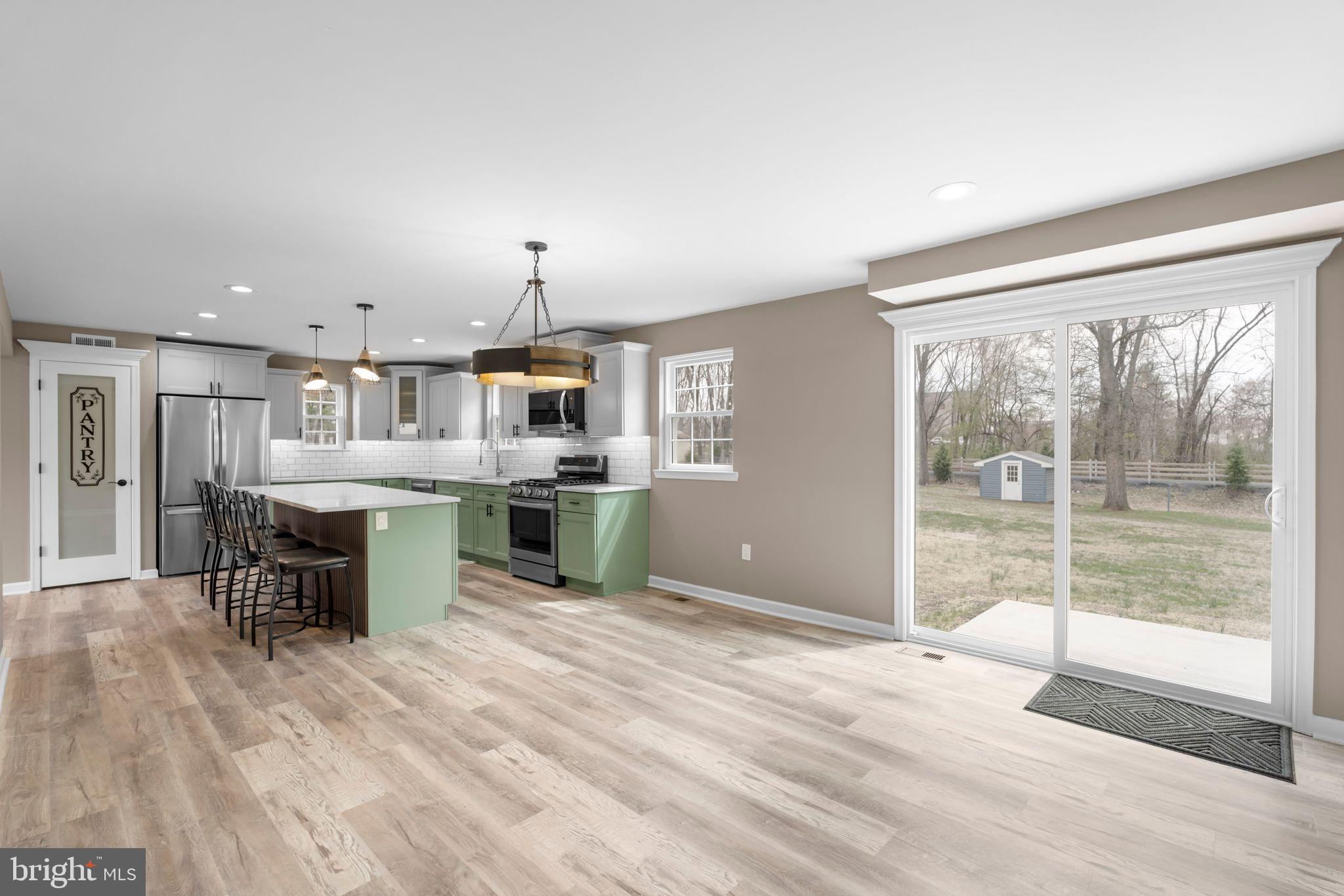 HUNTINGDON HILLS - Residential