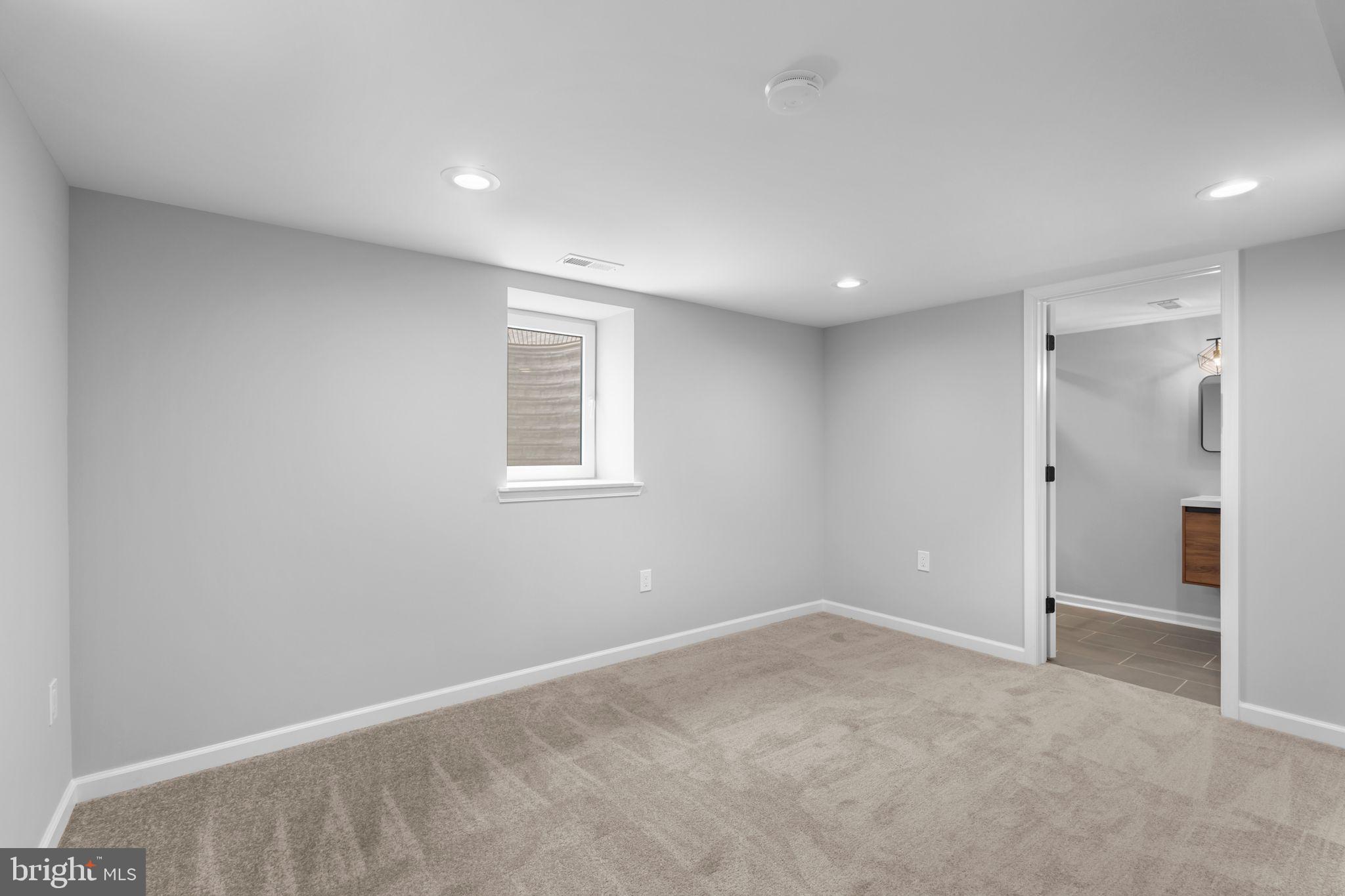 HUNTINGDON HILLS - Residential