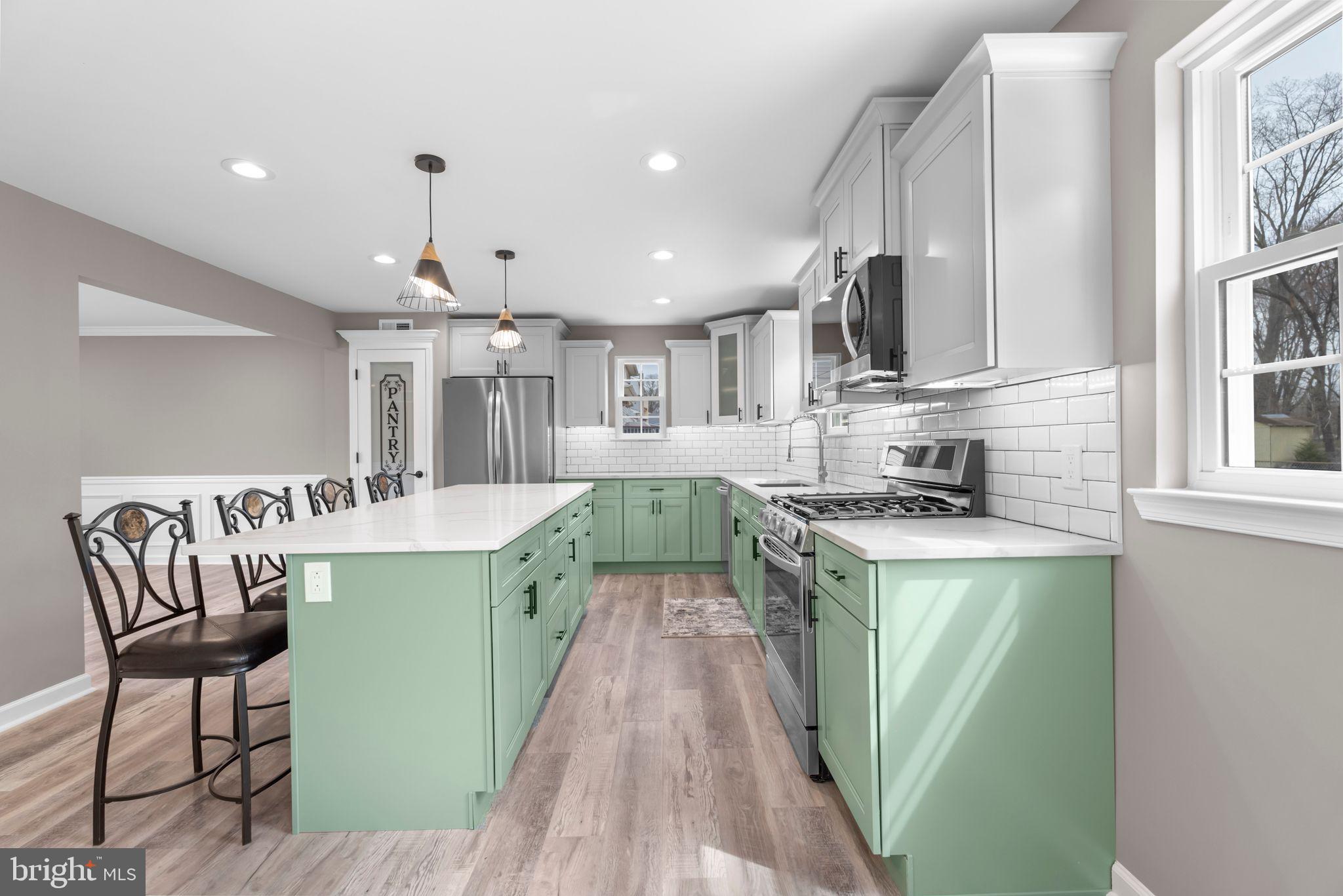 HUNTINGDON HILLS - Residential