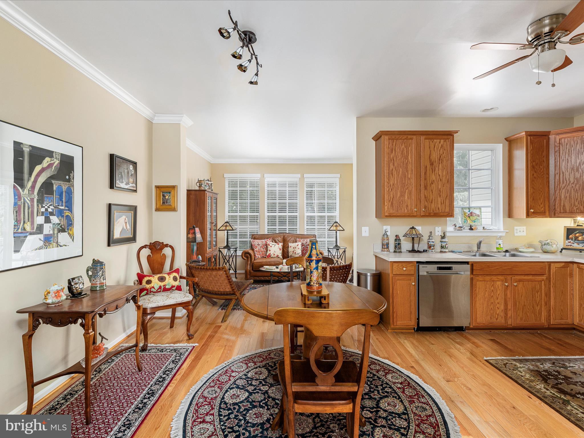 COLONIAL HILLS - Residential