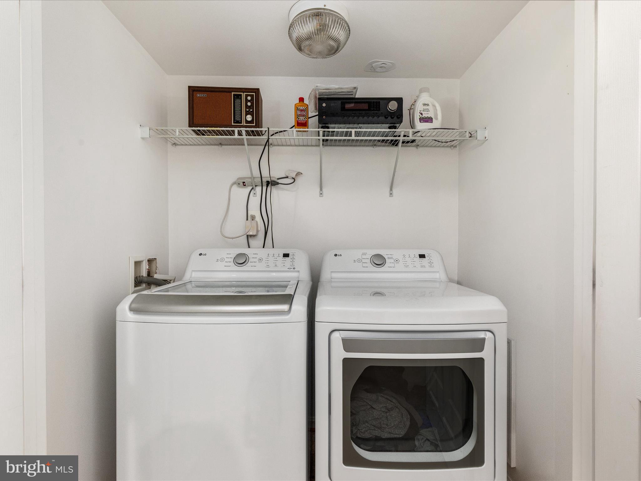 COLONIAL HILLS - Residential