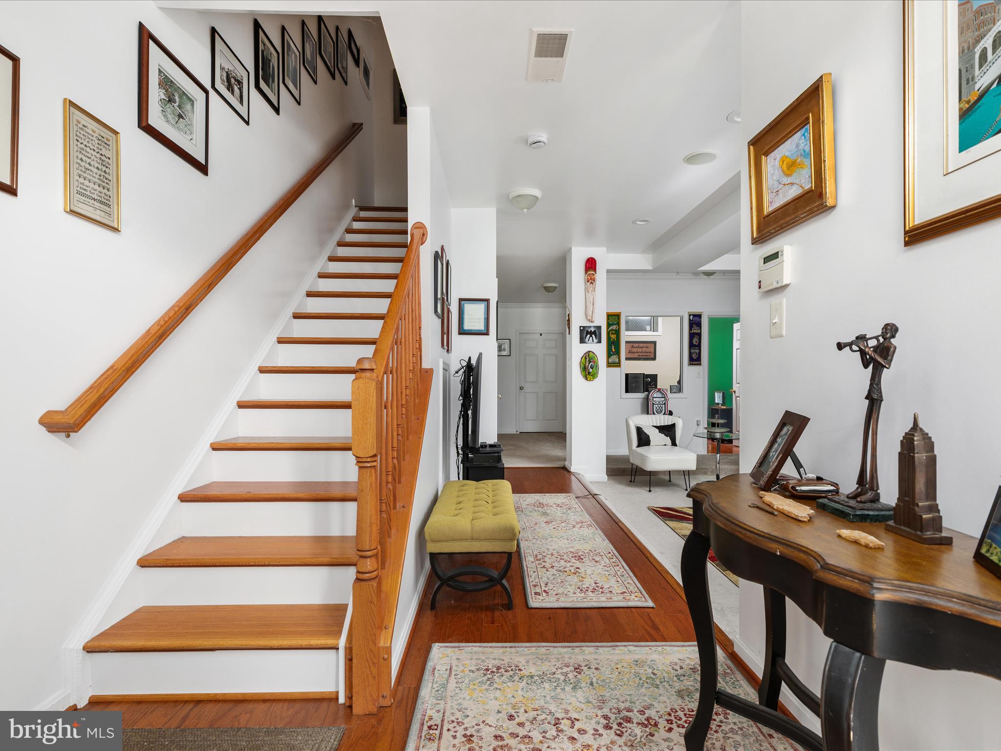 COLONIAL HILLS - Residential