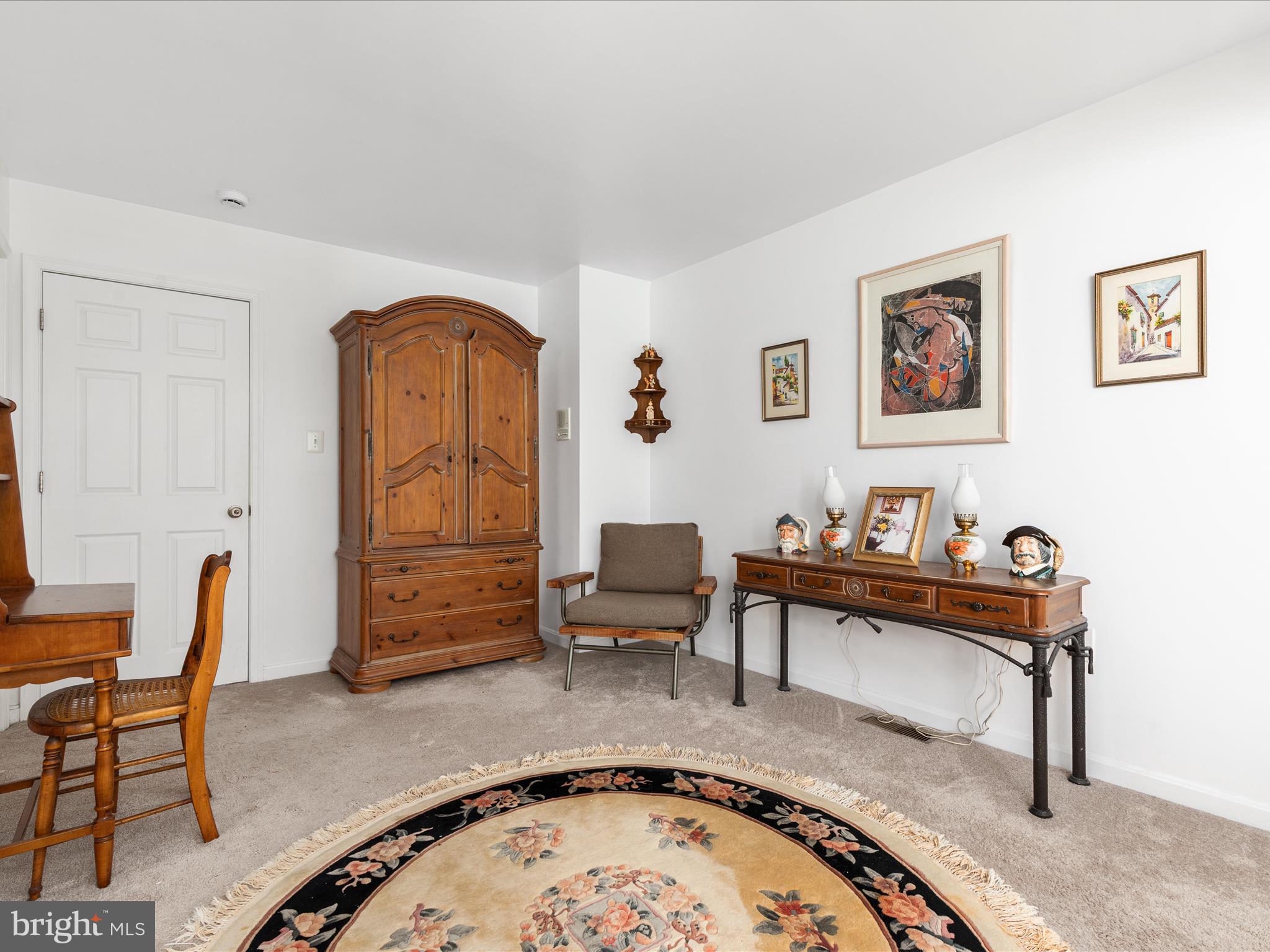 COLONIAL HILLS - Residential