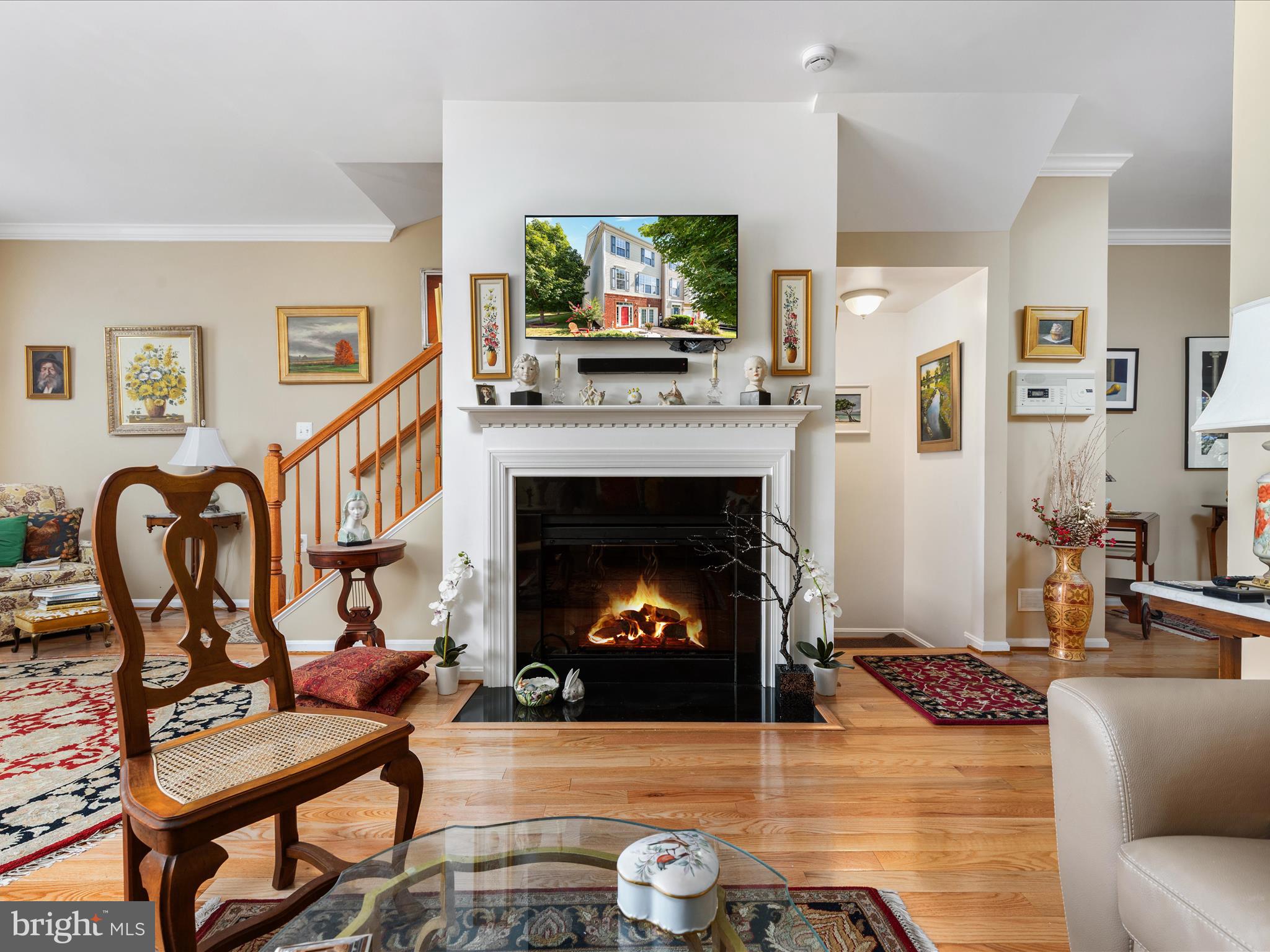 COLONIAL HILLS - Residential