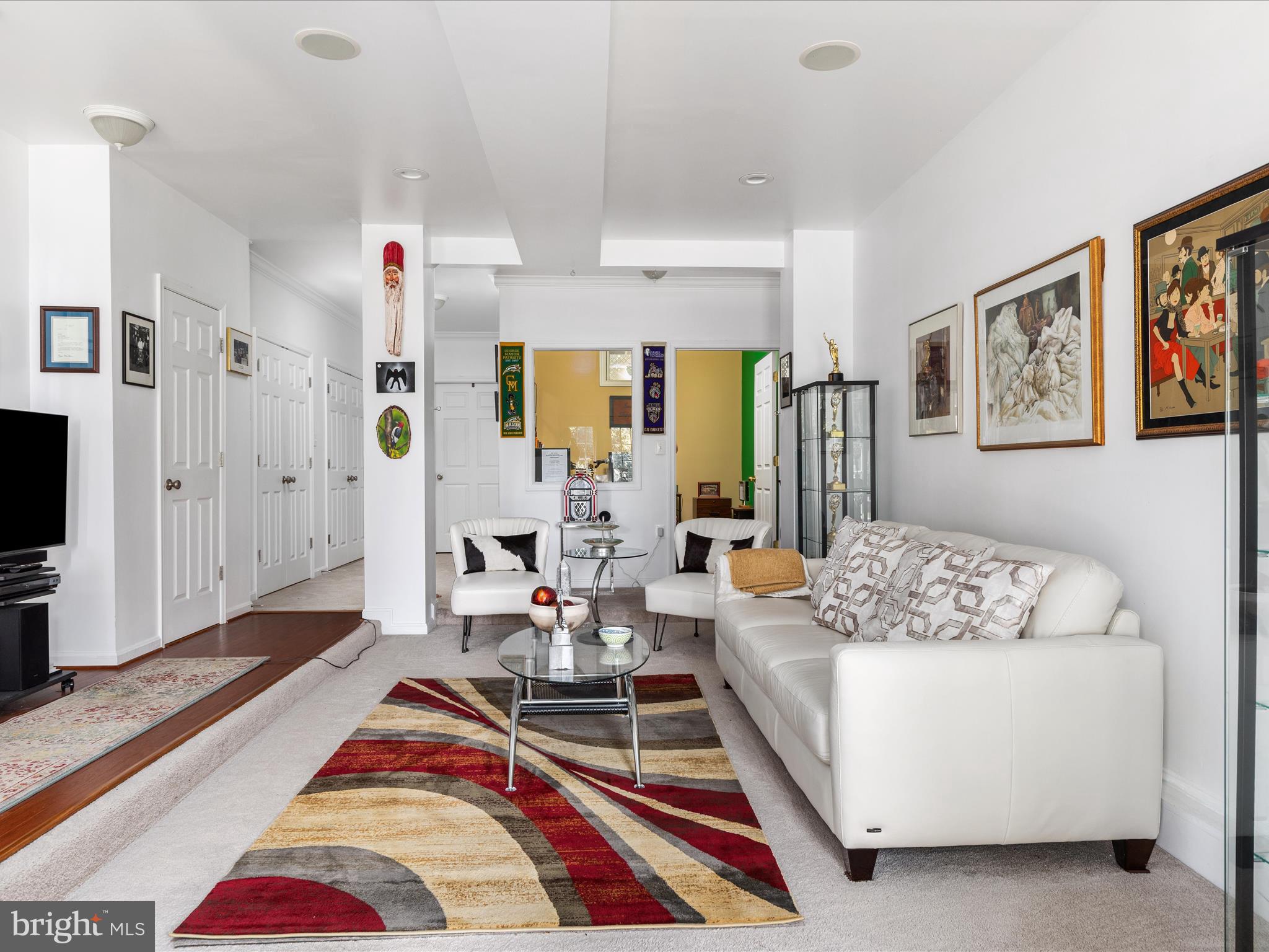 COLONIAL HILLS - Residential