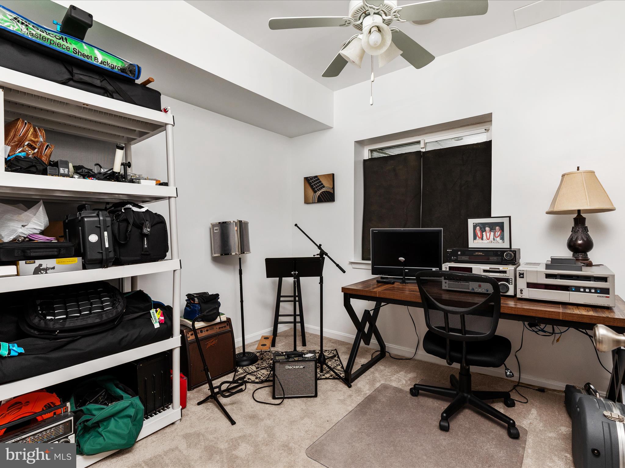 COLONIAL HILLS - Residential