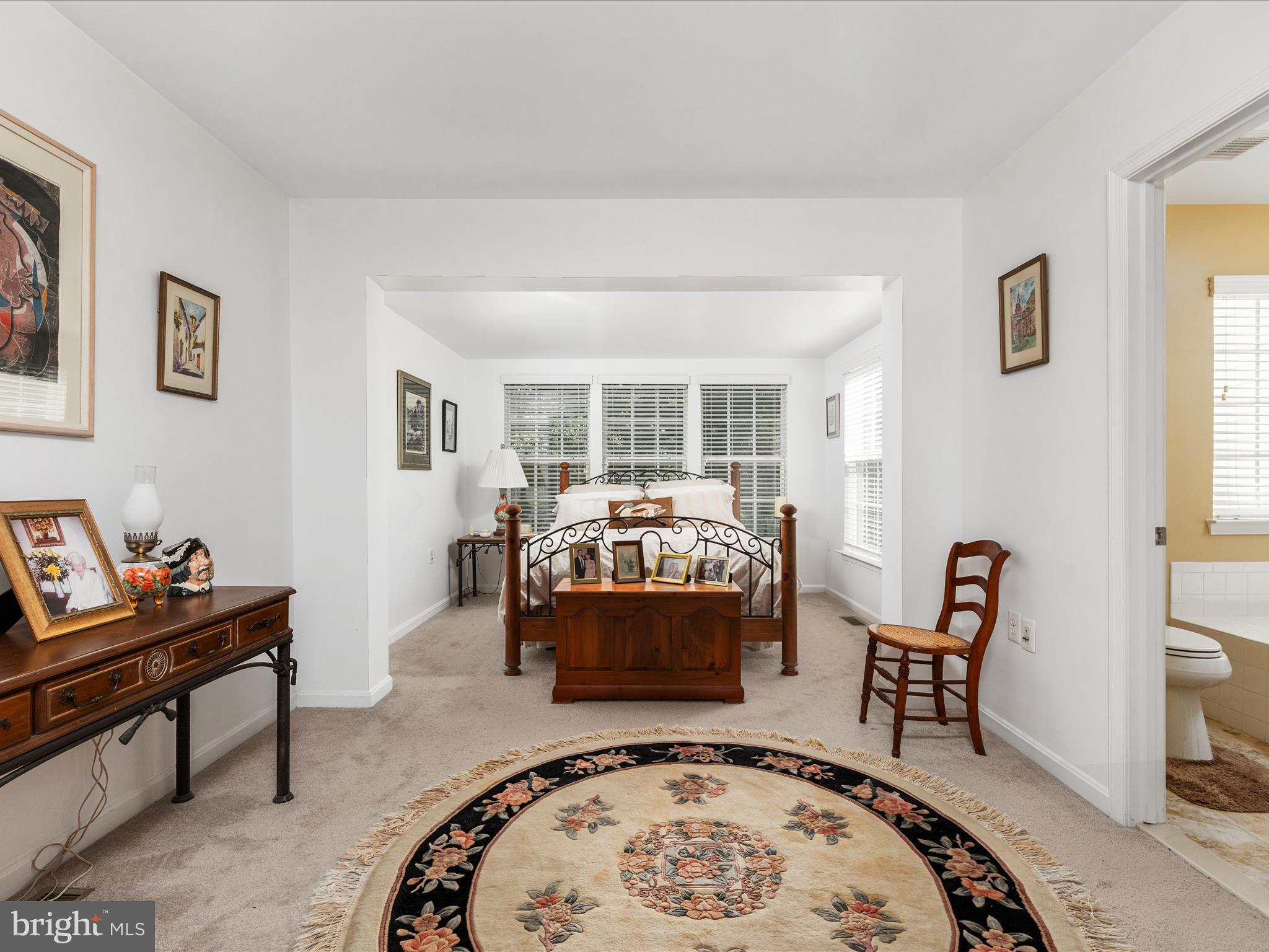 COLONIAL HILLS - Residential