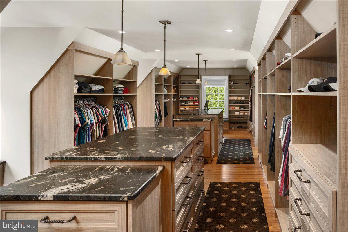 HIGHLAND WOODS - Residential