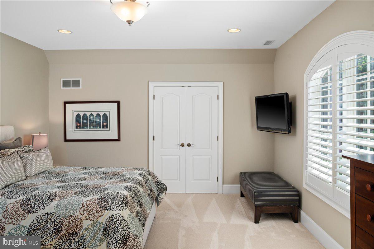 HIGHLAND WOODS - Residential