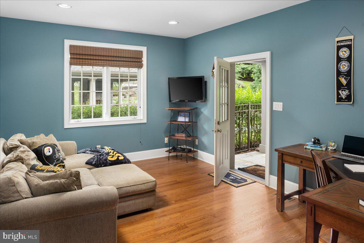 HIGHLAND WOODS - Residential