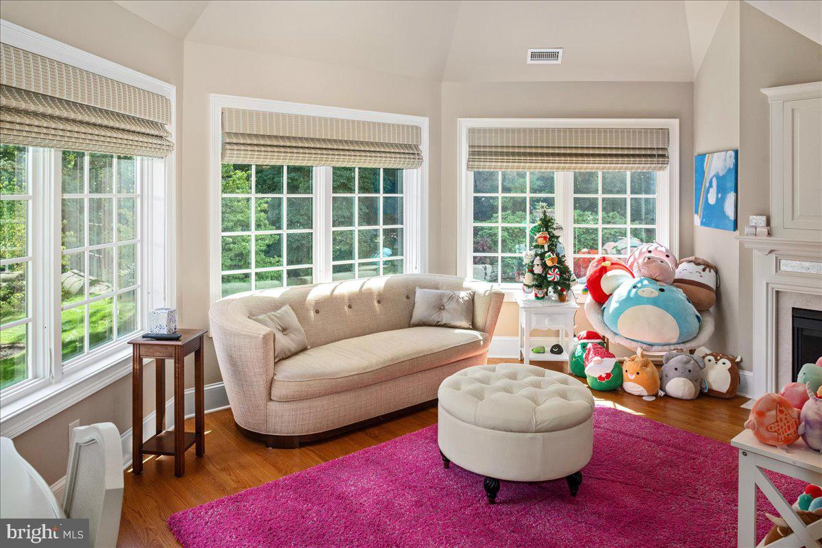 HIGHLAND WOODS - Residential