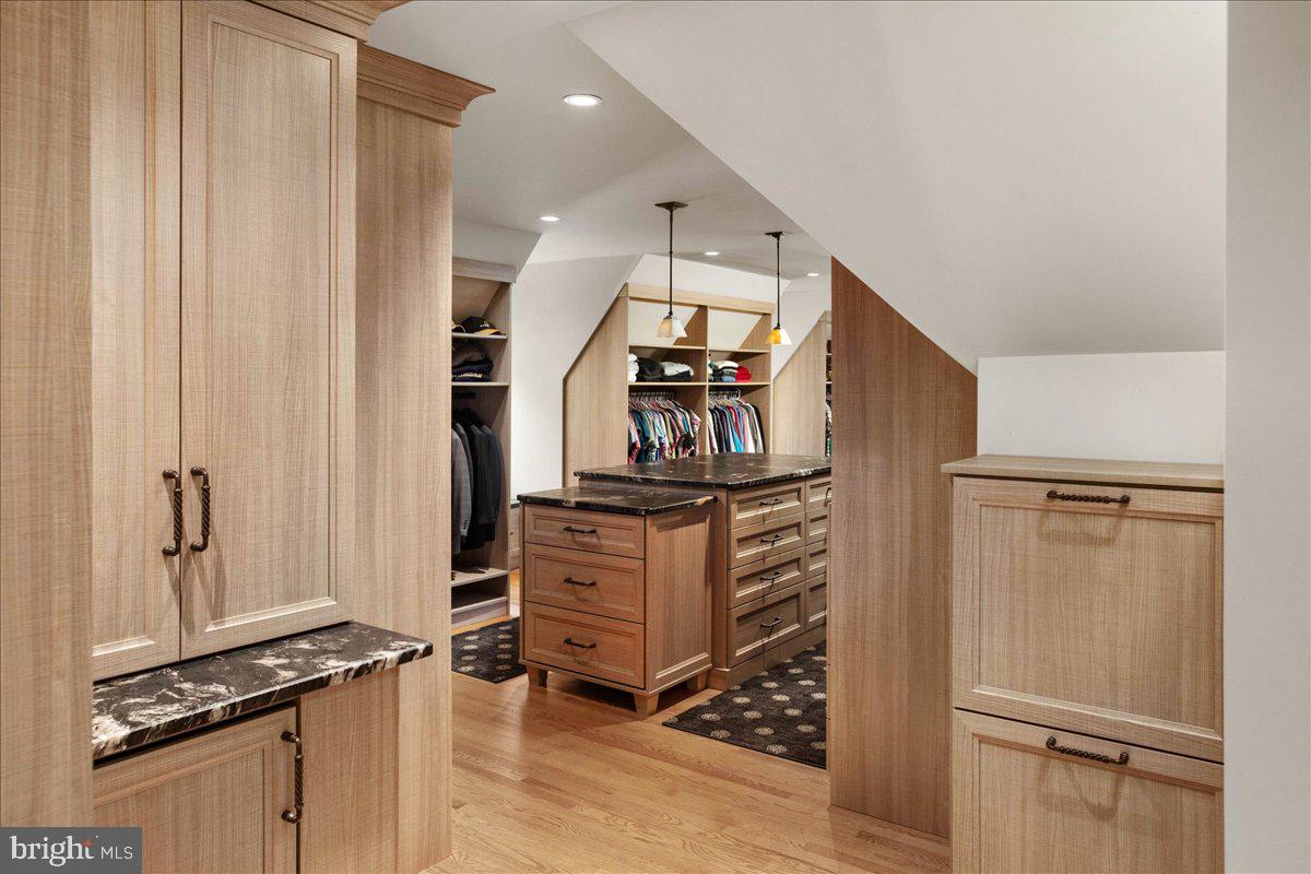 HIGHLAND WOODS - Residential