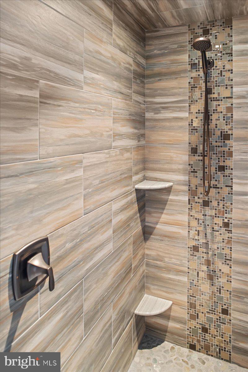HIGHLAND WOODS - Residential
