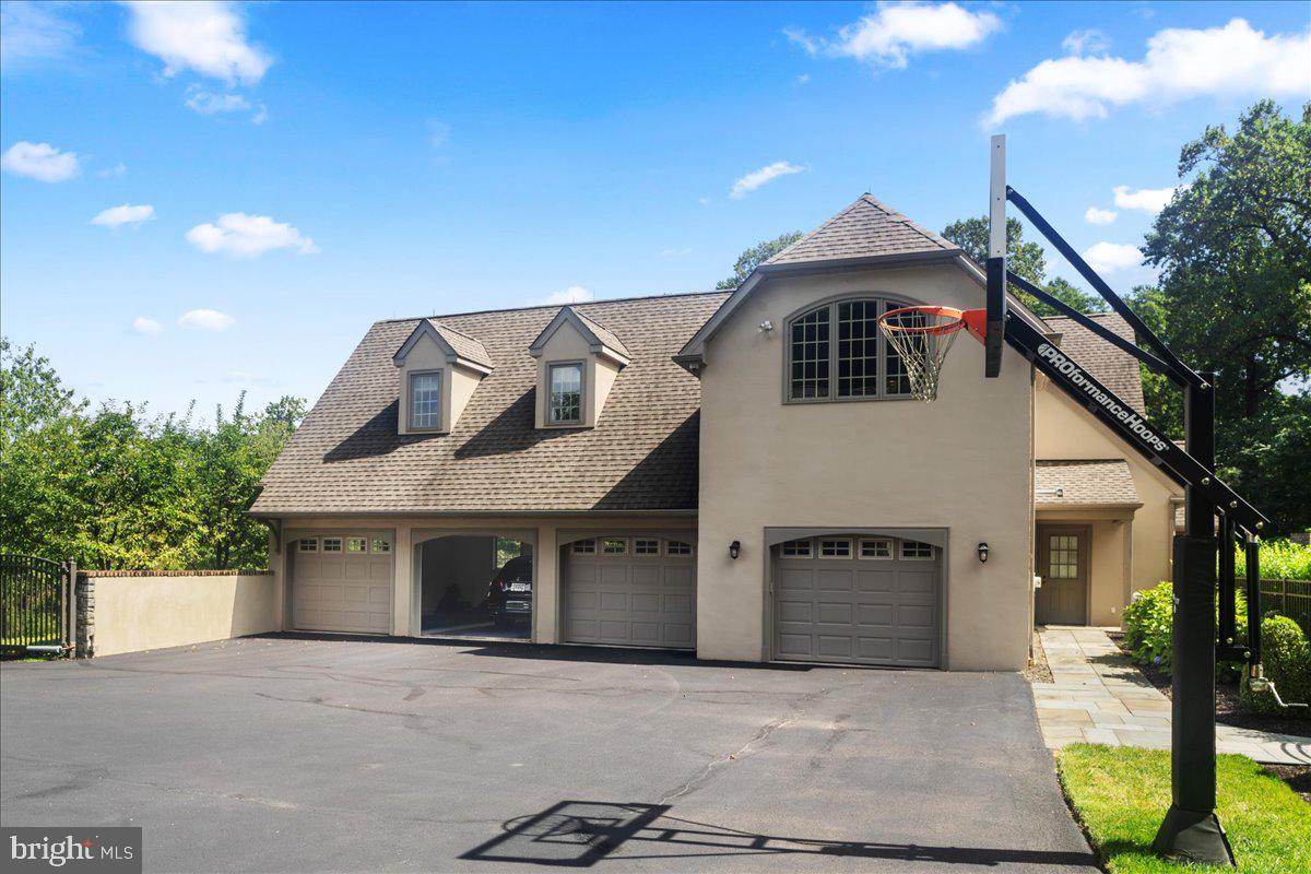 HIGHLAND WOODS - Residential