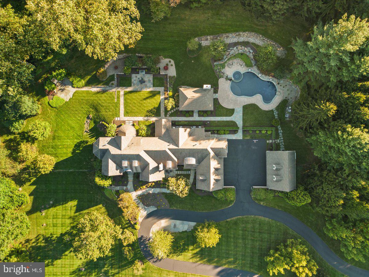 HIGHLAND WOODS - Residential