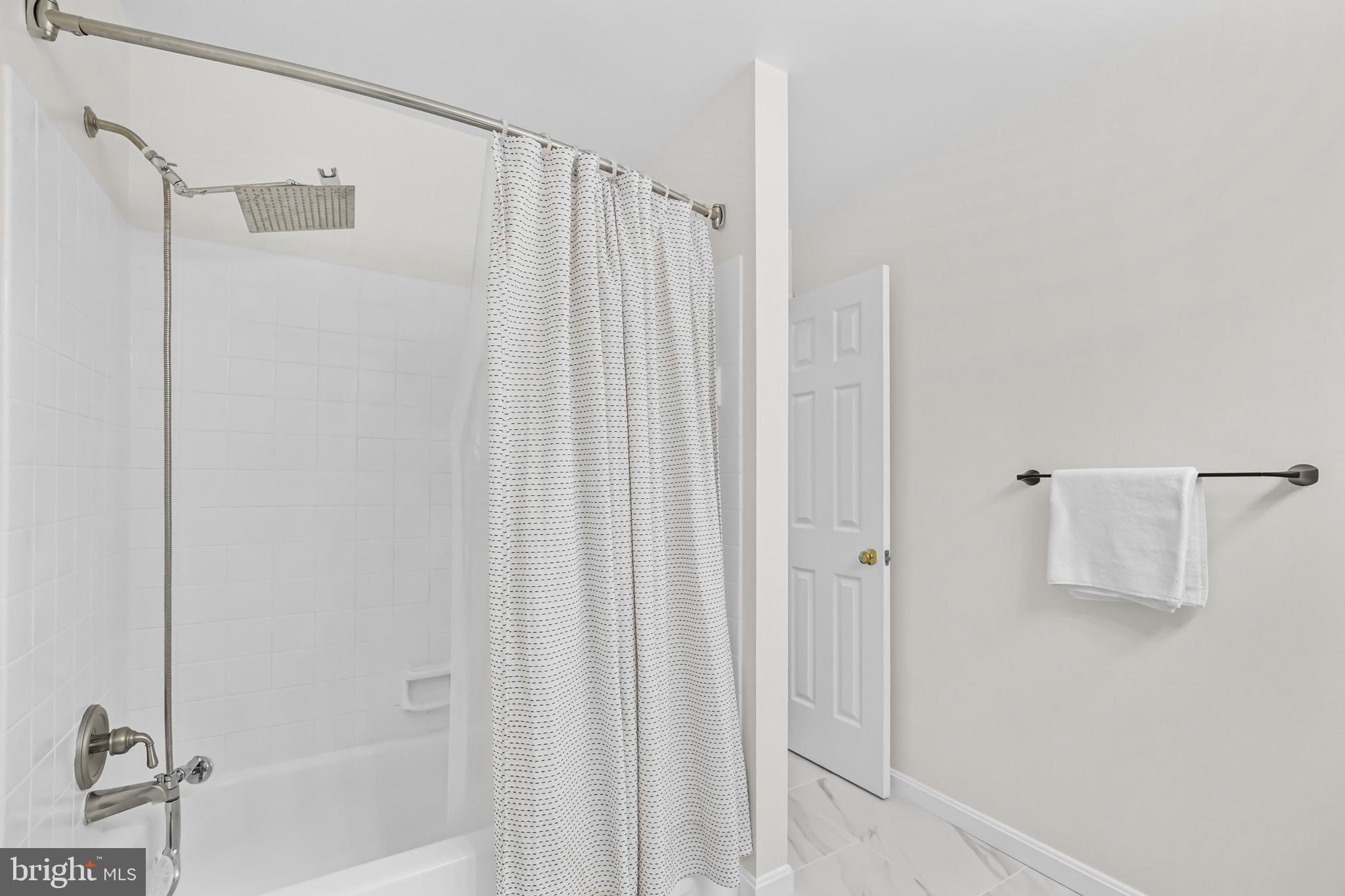 ASHBURN FARM - Residential