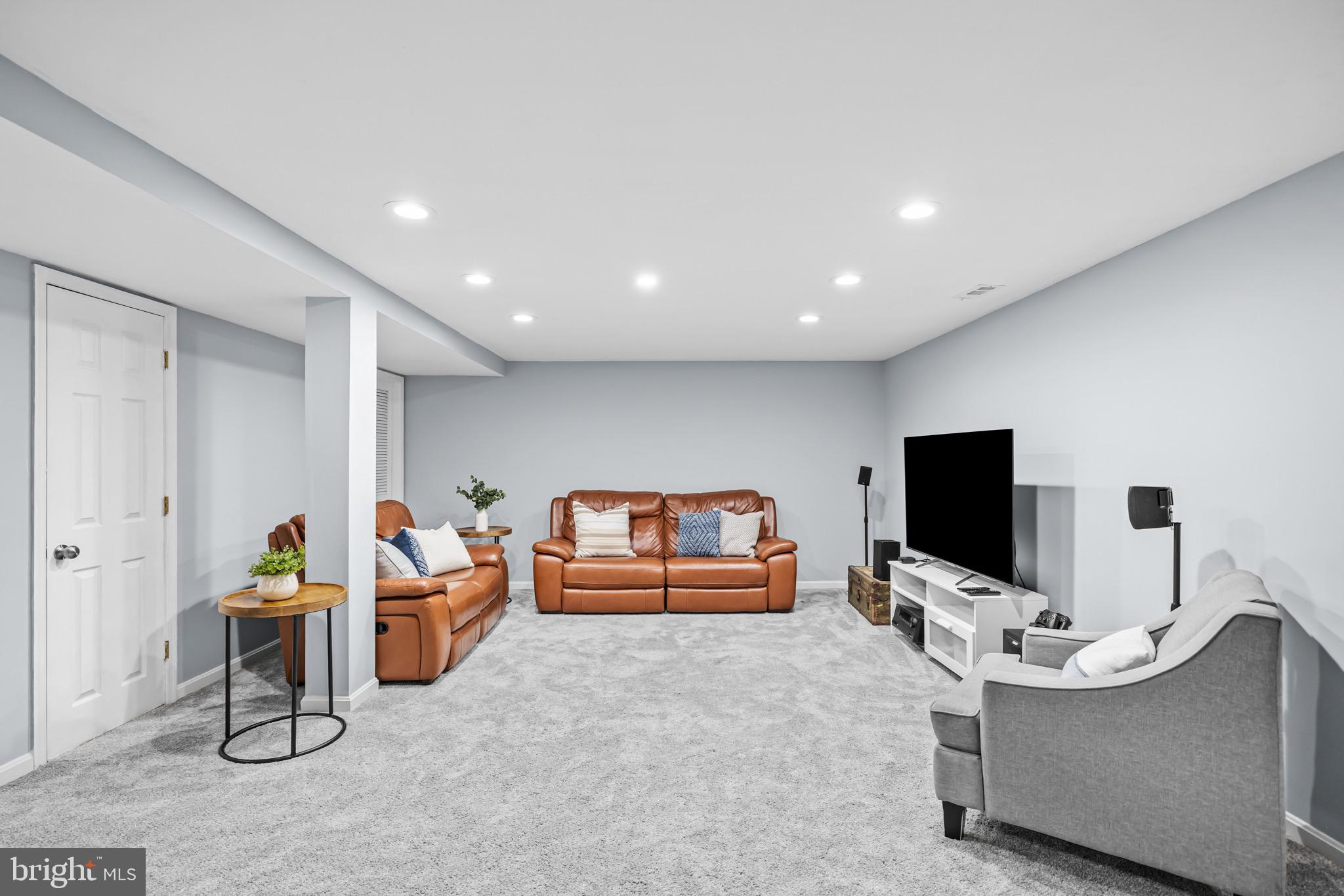 ASHBURN FARM - Residential