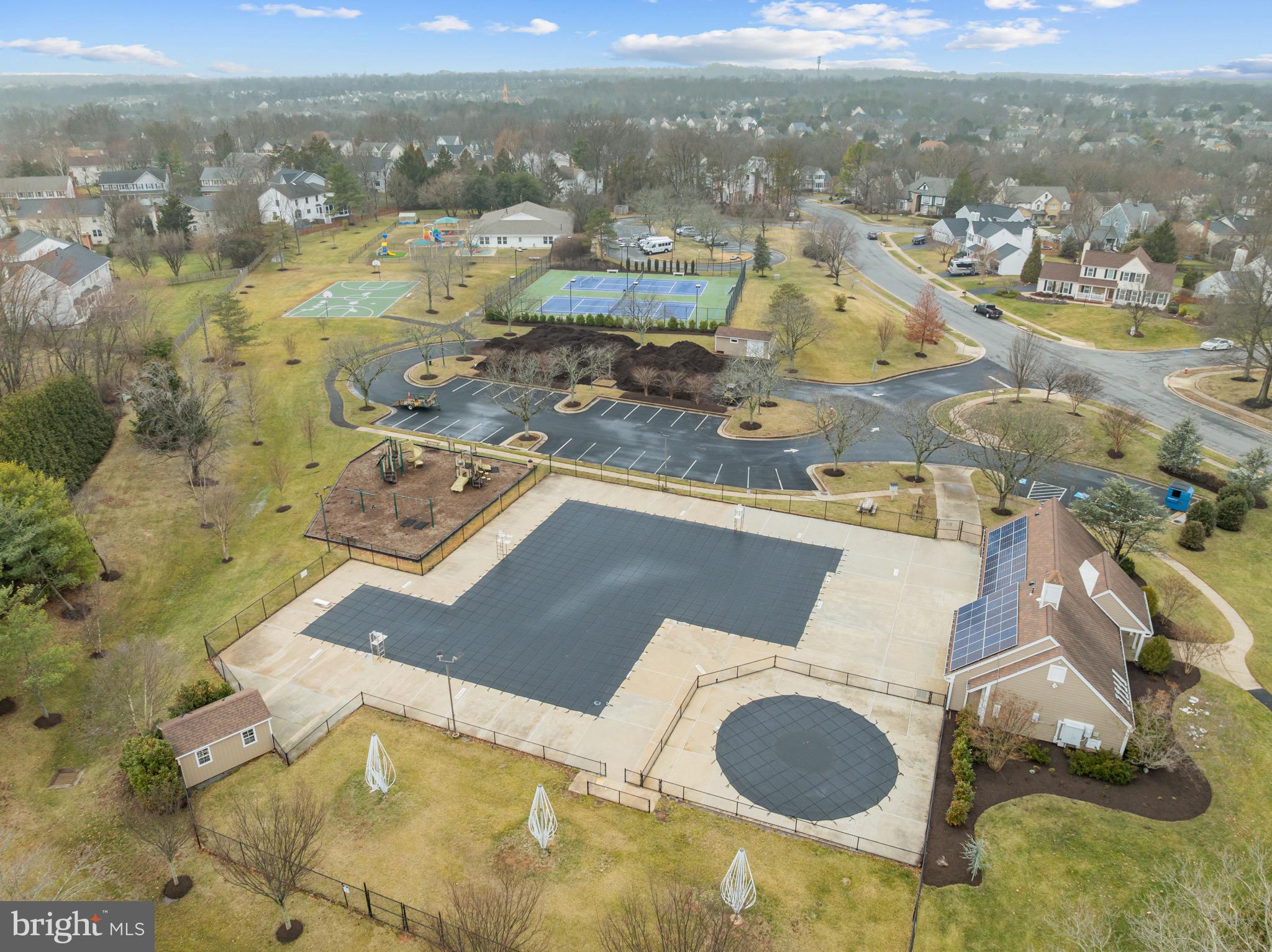 ASHBURN FARM - Residential