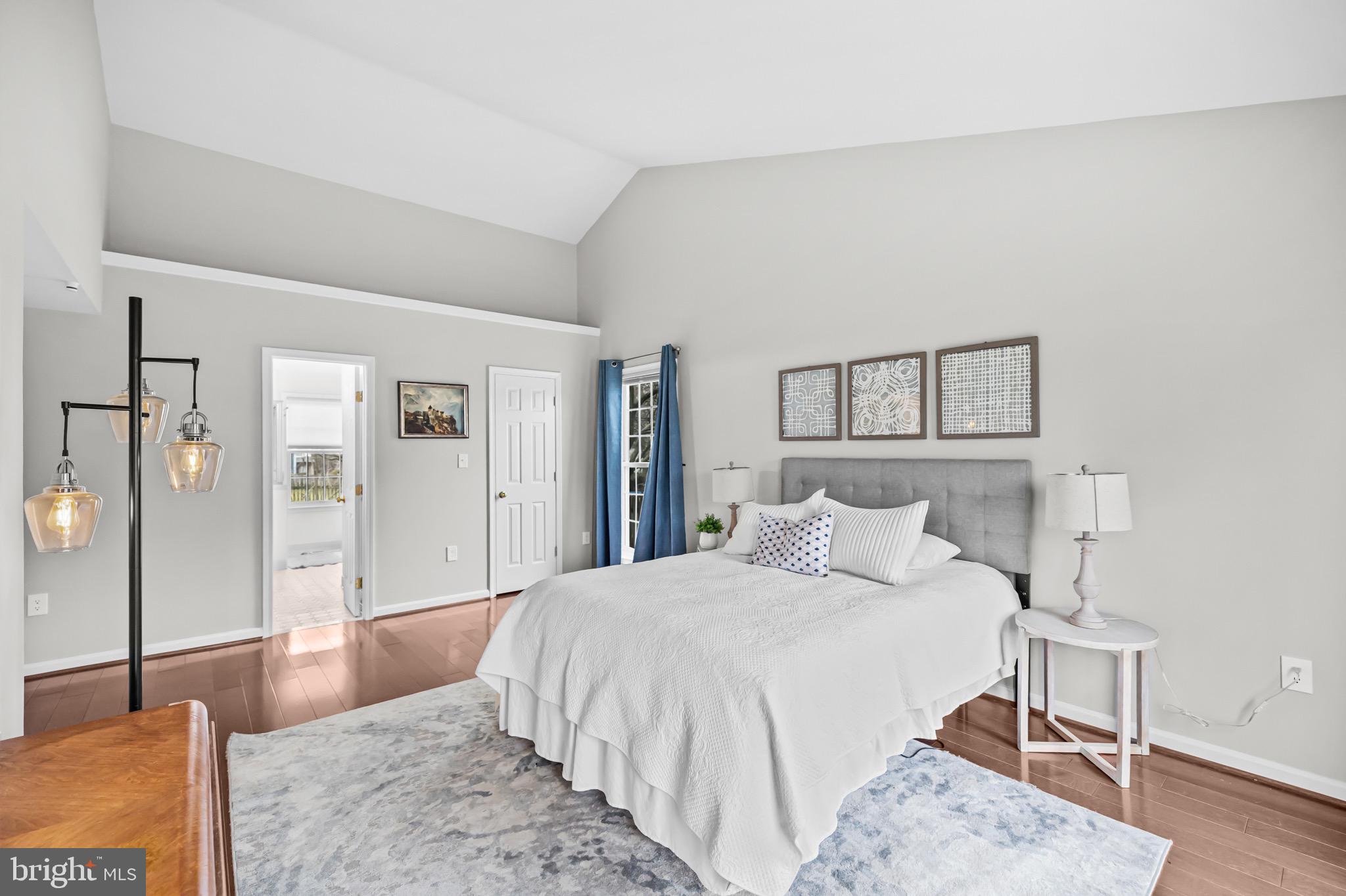 ASHBURN FARM - Residential