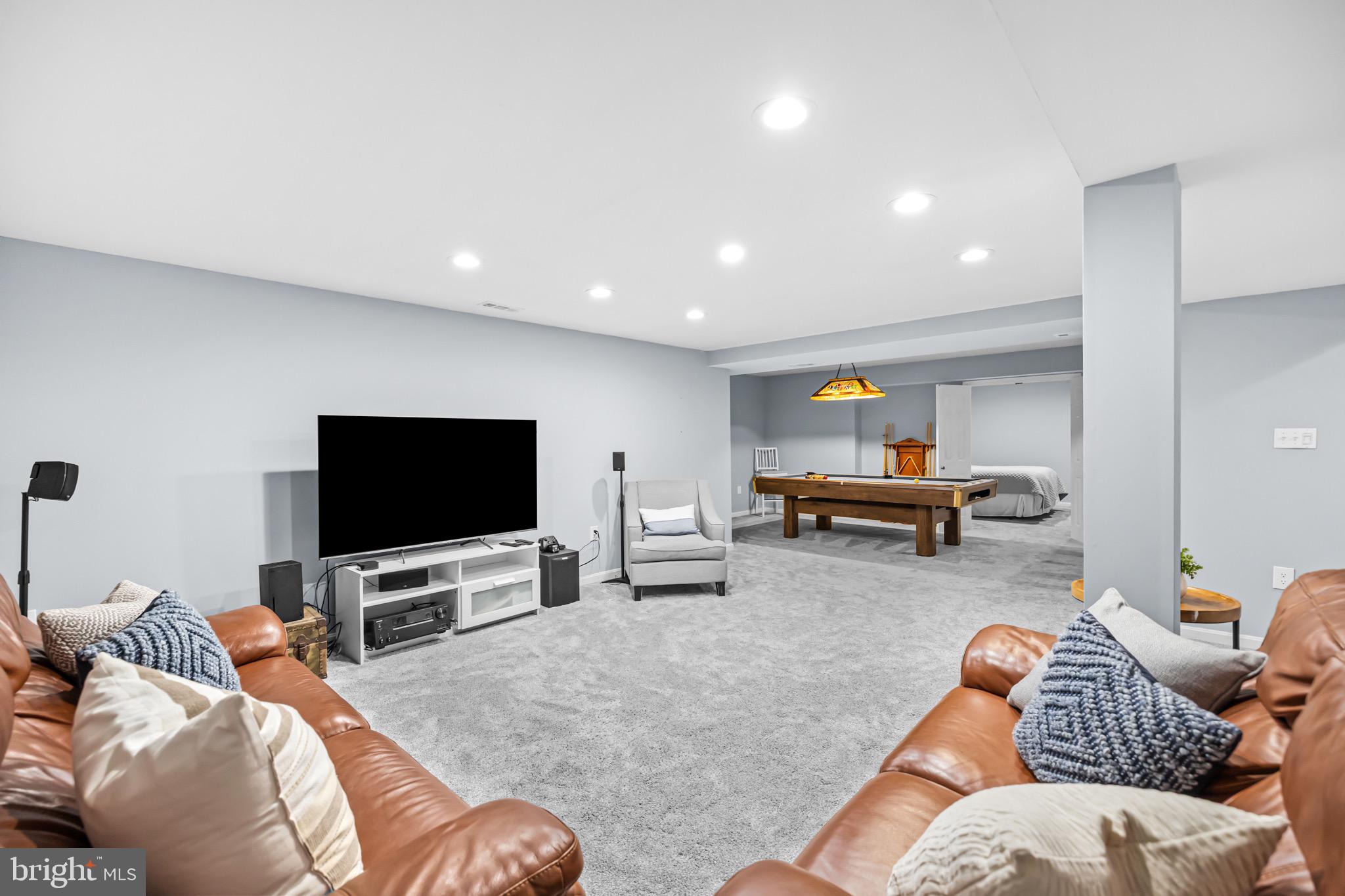 ASHBURN FARM - Residential