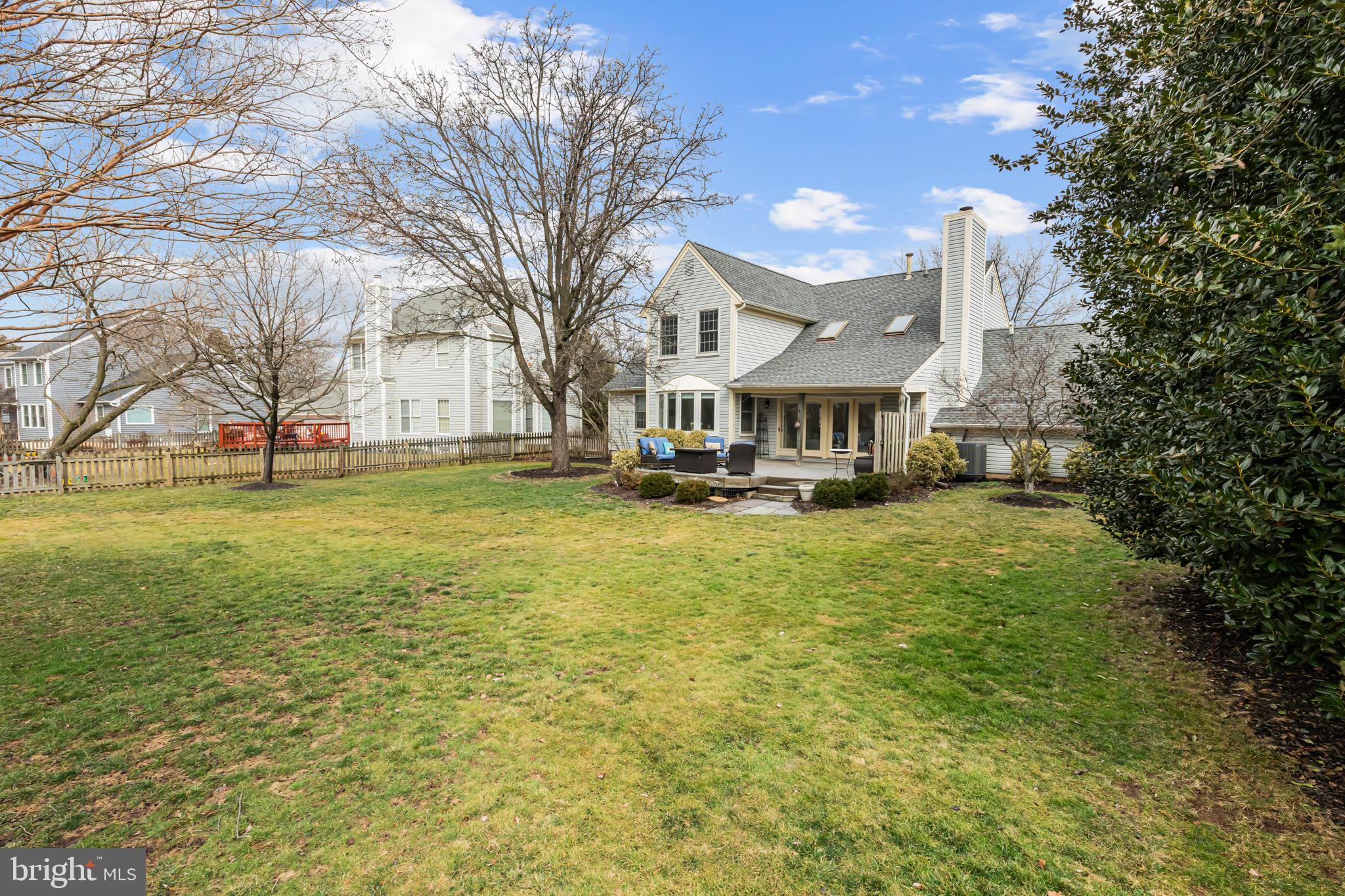 ASHBURN FARM - Residential