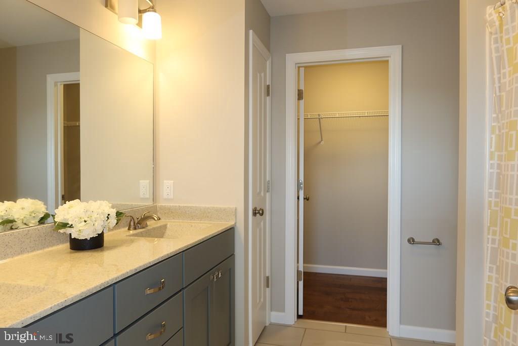 THE MEWS AT BURNHAM FARMS - Residential
