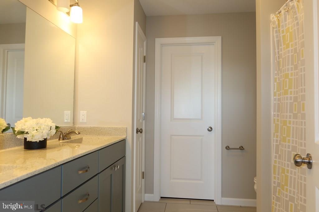 THE MEWS AT BURNHAM FARMS - Residential