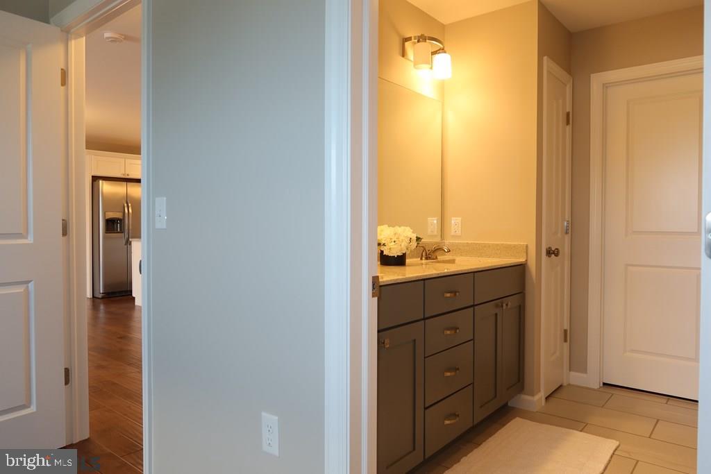 THE MEWS AT BURNHAM FARMS - Residential