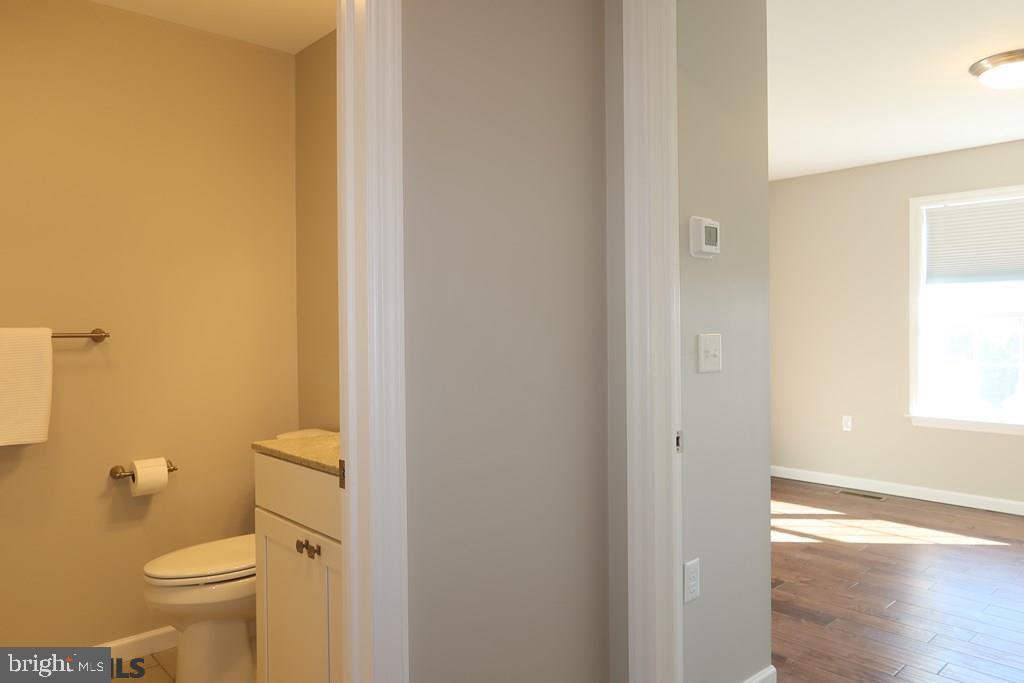 THE MEWS AT BURNHAM FARMS - Residential