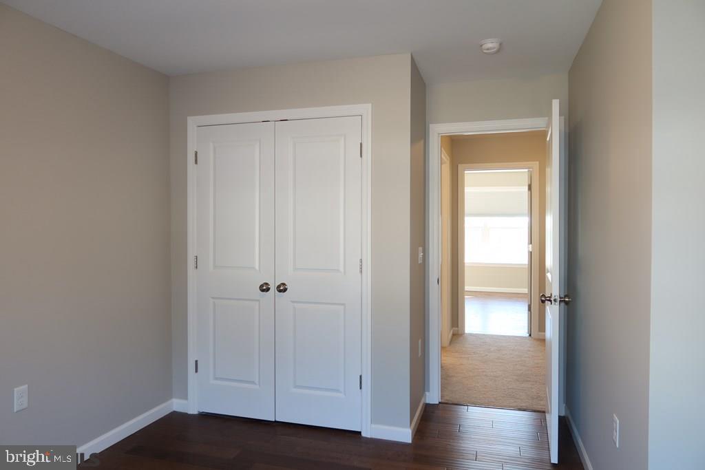 THE MEWS AT BURNHAM FARMS - Residential